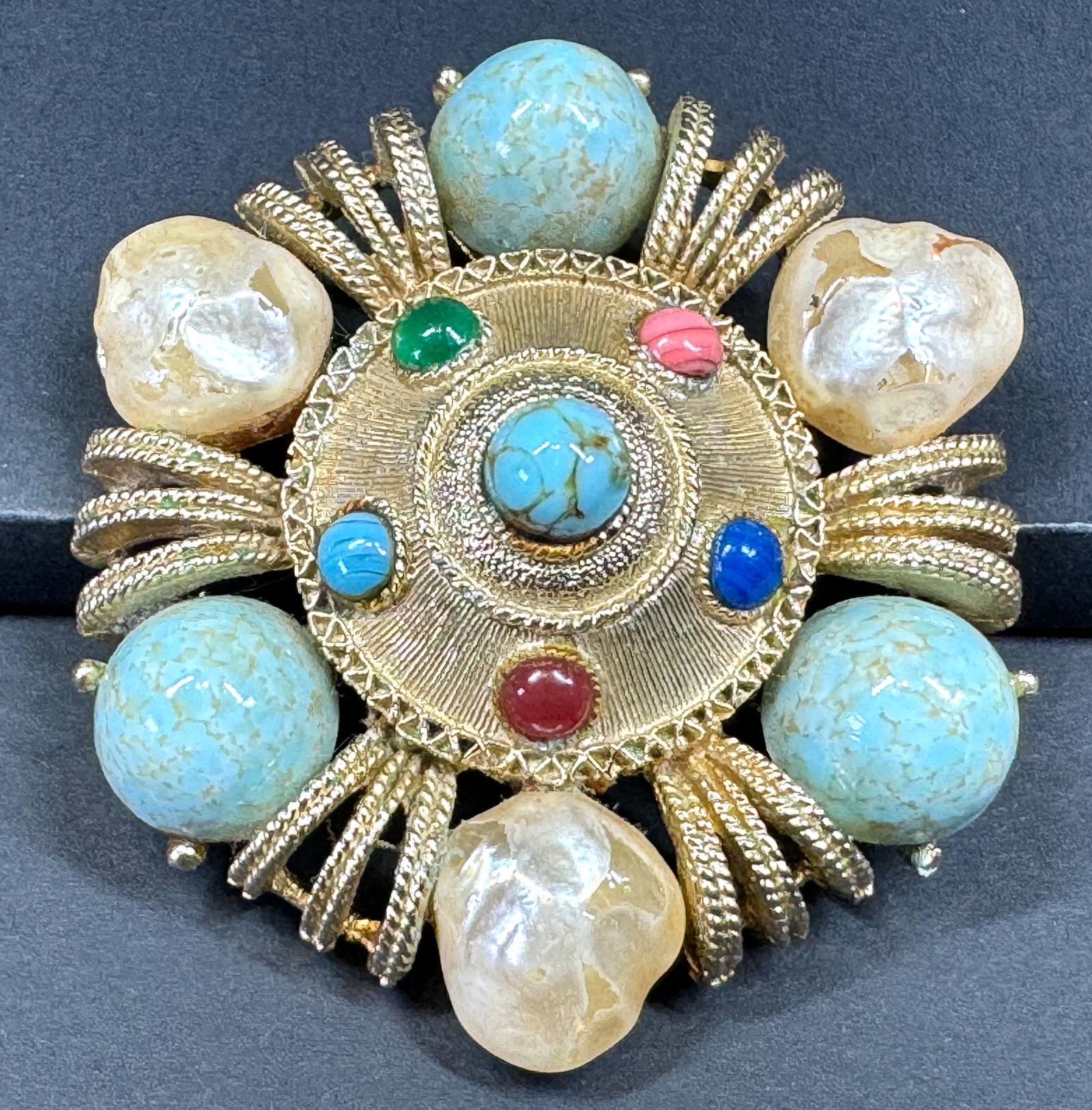 Vintage Capri faux baroque pearls & Hubbell glass cabs goldtone metal rounded pin brooch.: Vintage Capri faux baroque pearls & Hubbell glass cabs goldtone metal rounded pin brooch. Marked For measures please refer to the pictures taken with a measuring tape. Weight: 38 Grams. This is a NO R
