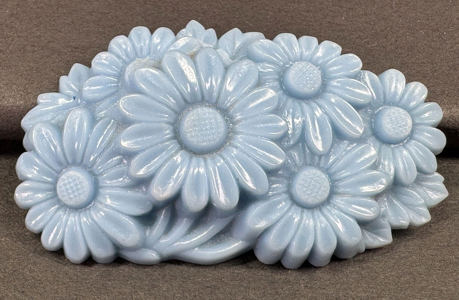 Vintage lavender skyblue molded plastic flowers pin brooch. (1 of 7)