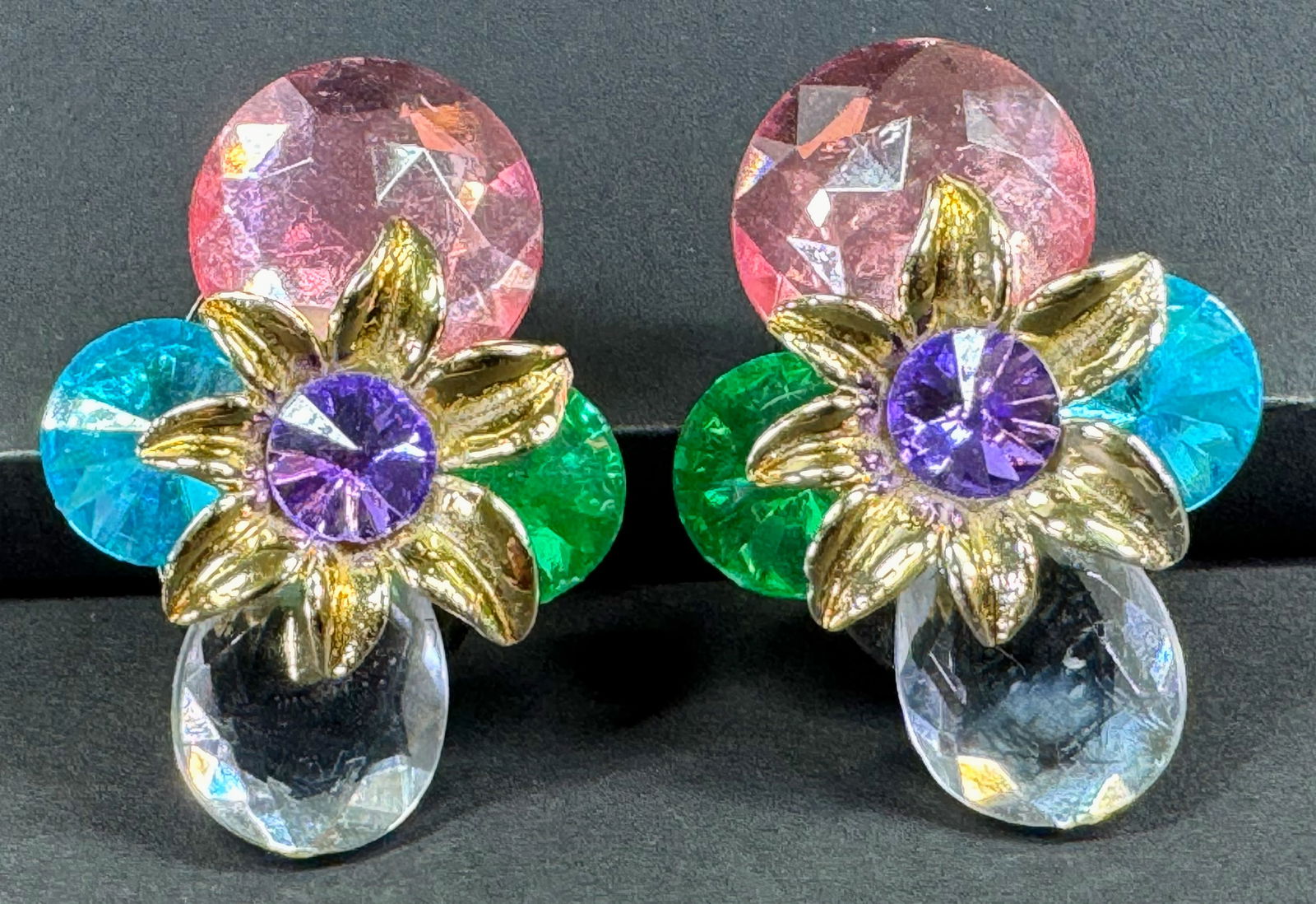 Vintage Wendy Gell mirrored plastic beads flower clip earrings. (1 of 6)