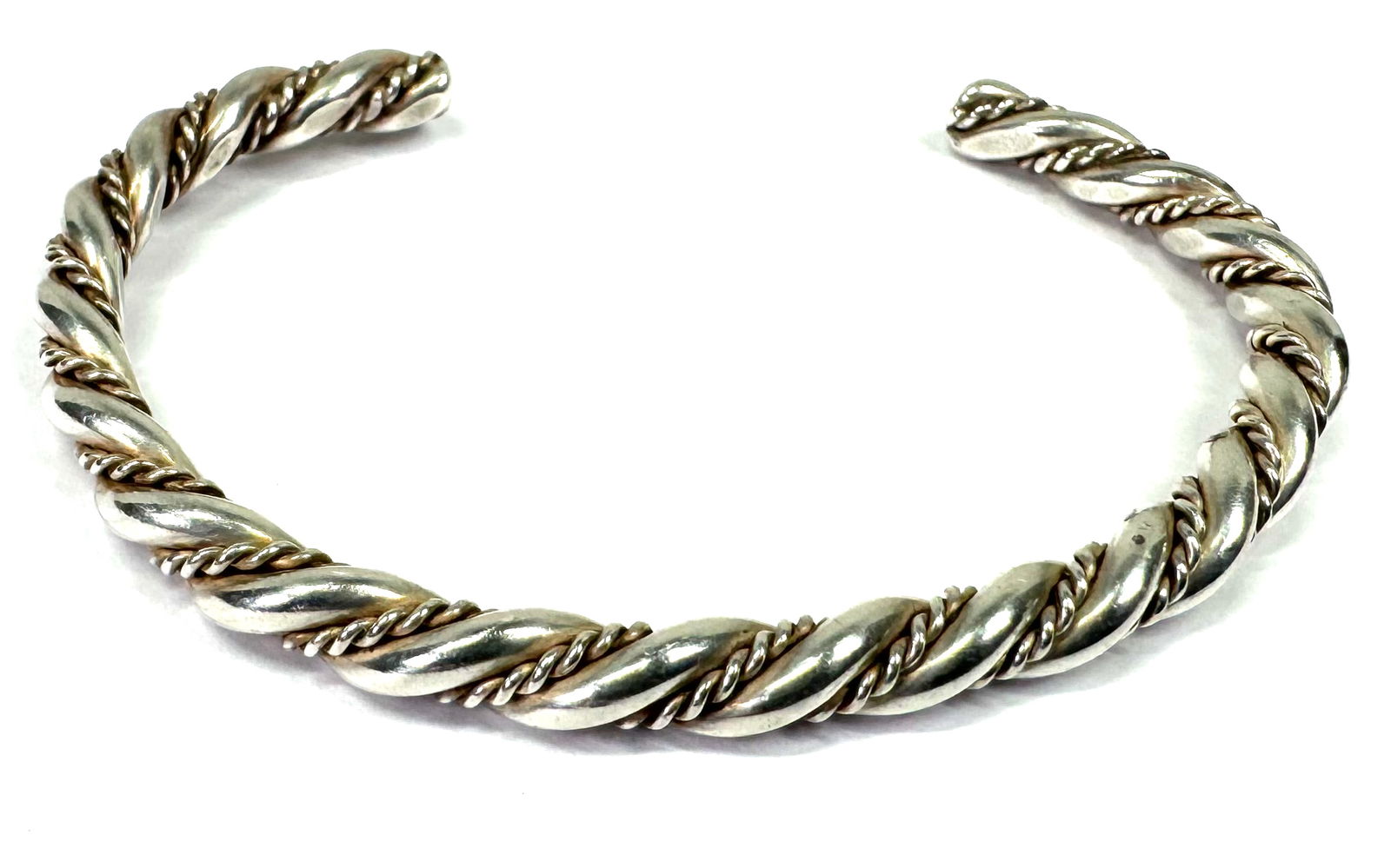 Vintage Navajo twist wire sterling silver cuff bracelet. (1 of 8)