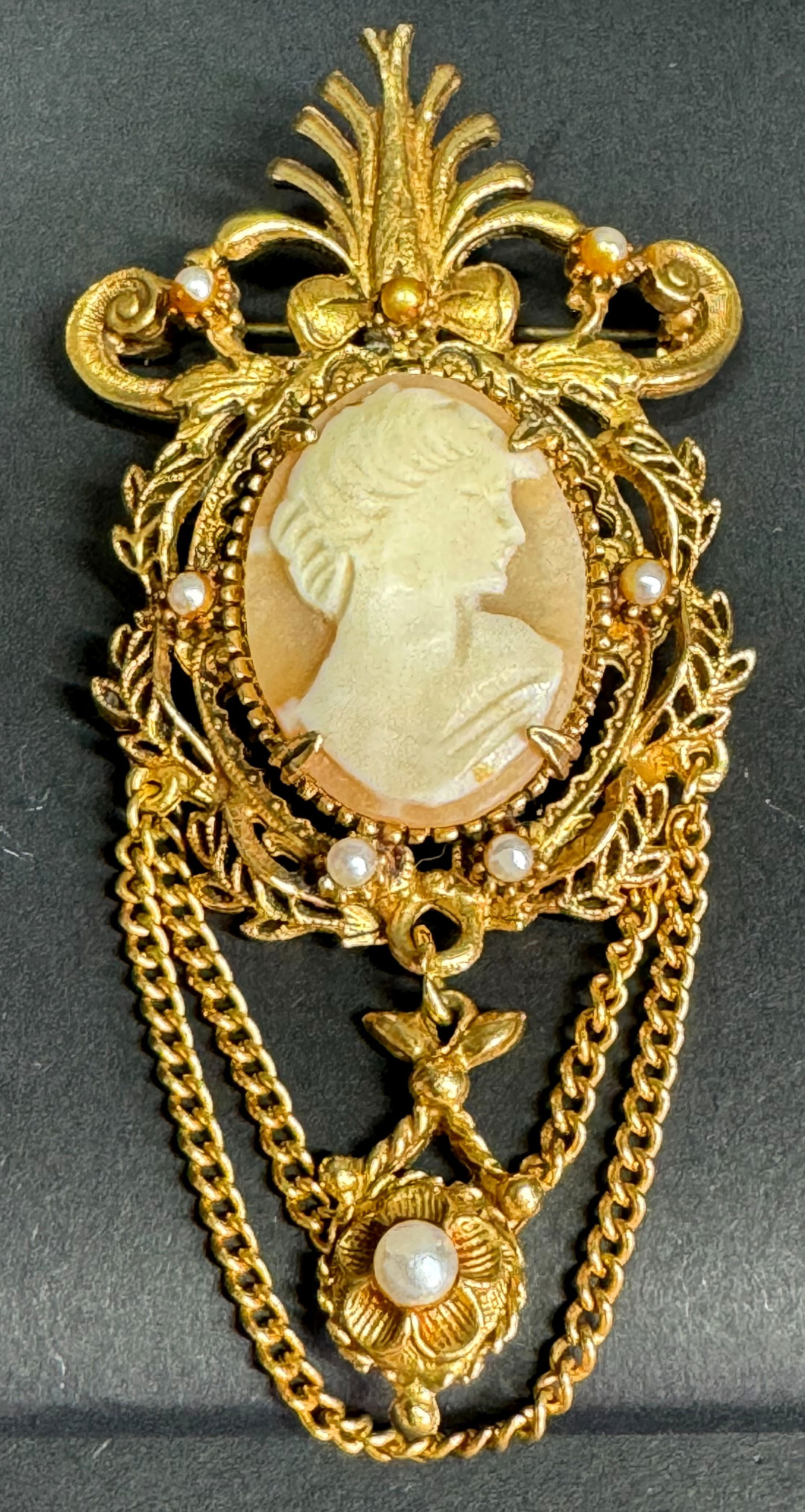 Vintage Florenza shell cameo woman portrait pearly beads goldtone metal pin brooch with dangles (1 of 8)