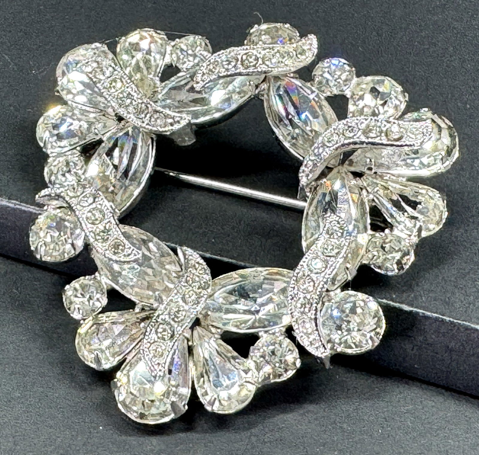 Vintage Eisenberg clear crystals silvertone metal pin brooch. (1 of 9)