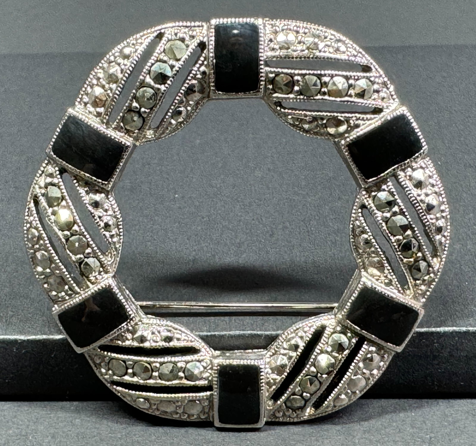 Vintage art deco style black enamel marcasites silvertone metal pin brooch.: Vintage art deco style black enamel marcasites silvertone metal pin brooch. Unmarked. For measures please refer to the pictures taken with a measuring tape. Weight: 15 Grams. This is a NO RESERVE AUCT