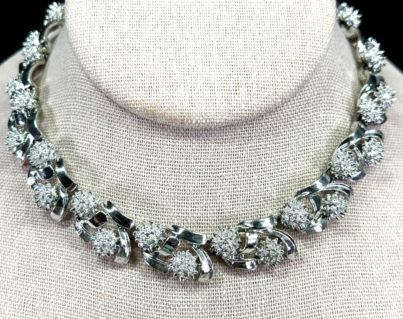 Vintage Coro sea urchins & ribbons silvertone metal collar necklace. (1 of 6)