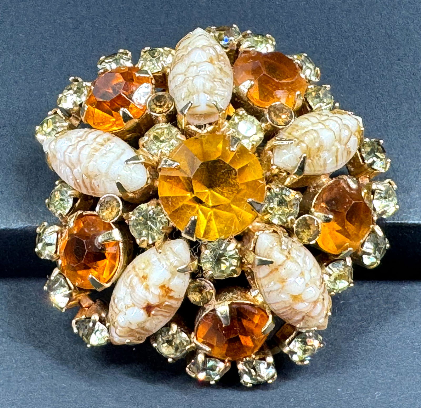 Vintage open back amber & yellowish crystals & glass goldtone metal flower pin brooch. (1 of 5)