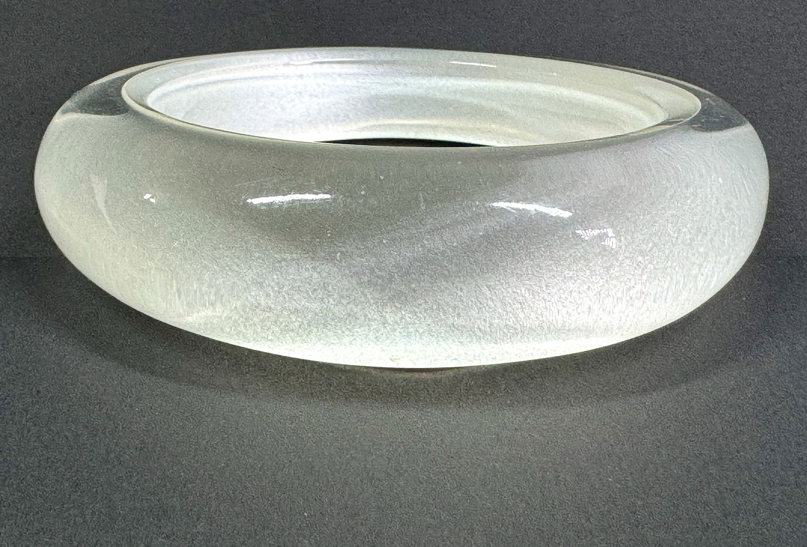 Alexis Bittar style silvertone & clear lucite bracelet bangle.  Unmarked. (1 of 8)