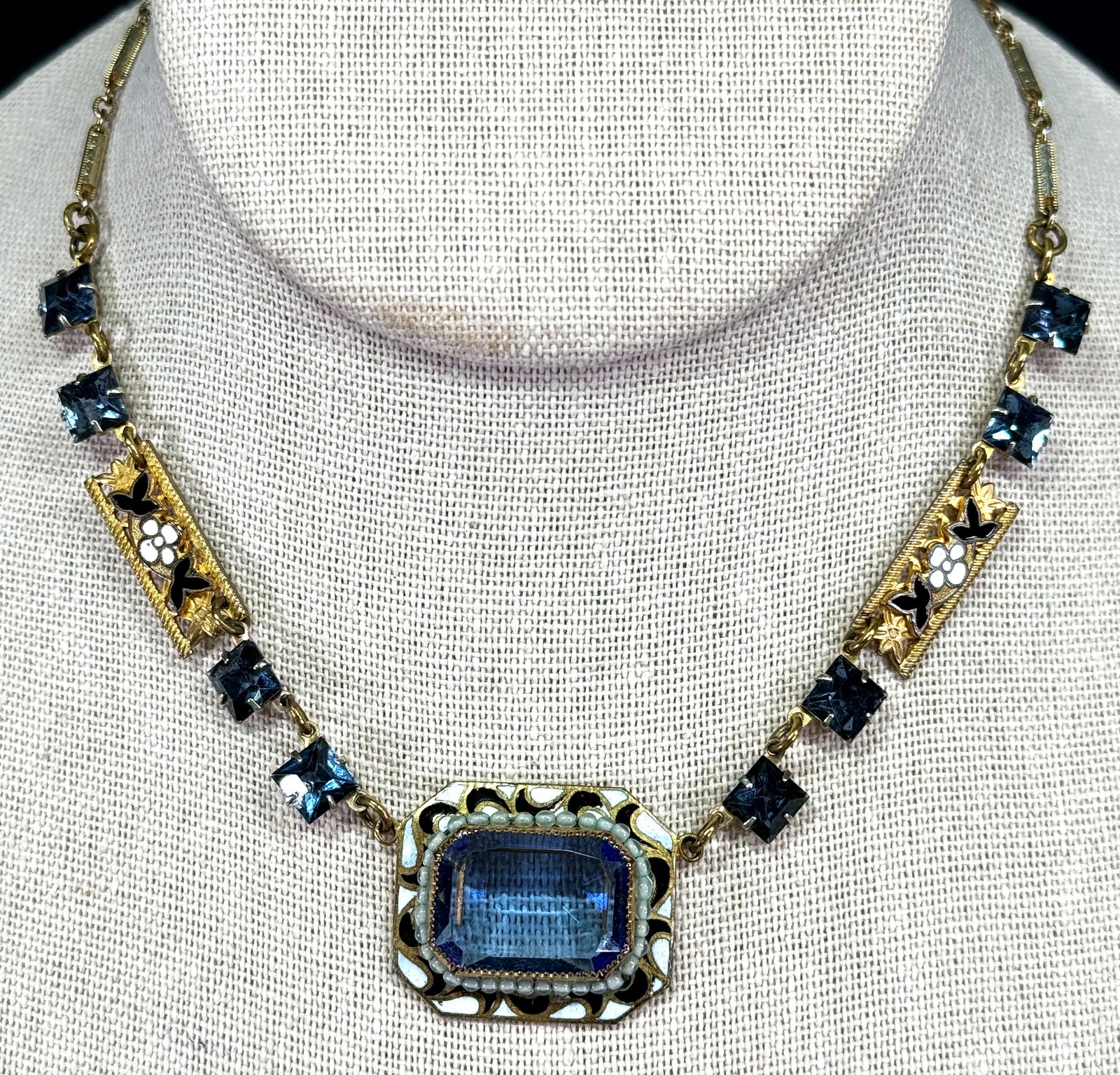 Antique art deco open back blue crystals enamel goldtone metal collar necklace.: Antique art deco open back blue crystals enamel goldtone metal collar necklace. Inlaid decorated chain. For measures please refer to the pictures taken with a measuring tape. Weight: 15 Grams. This is