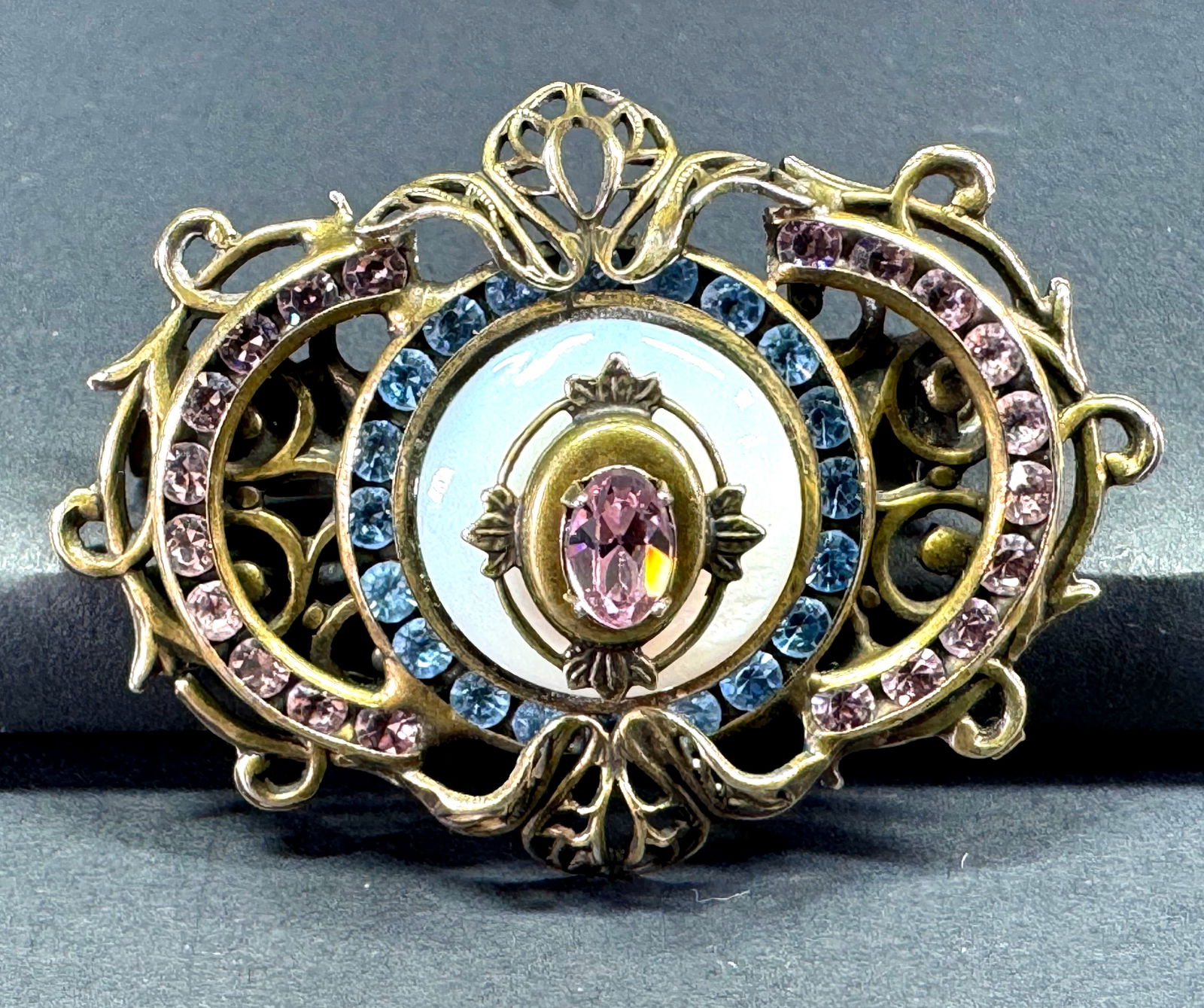 Vintage Sorrelli milky glass, color crystals goldtone metal pin brooch. (1 of 7)