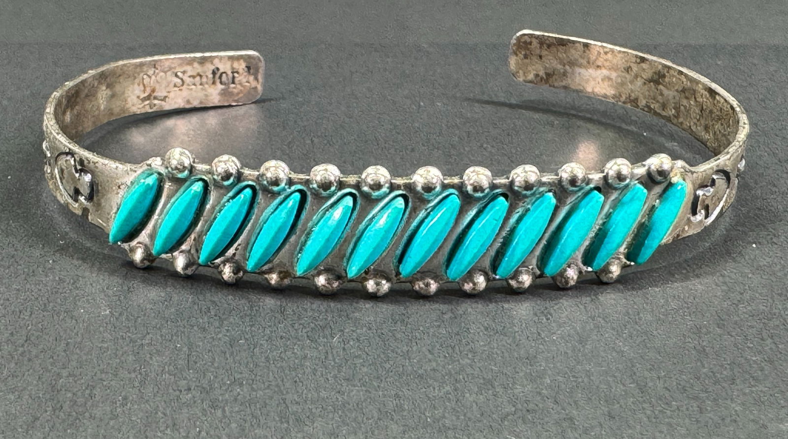 Vintage Sanford native american design needlepoint faux turquoise silver toned cuff bracelet (1 of 10)