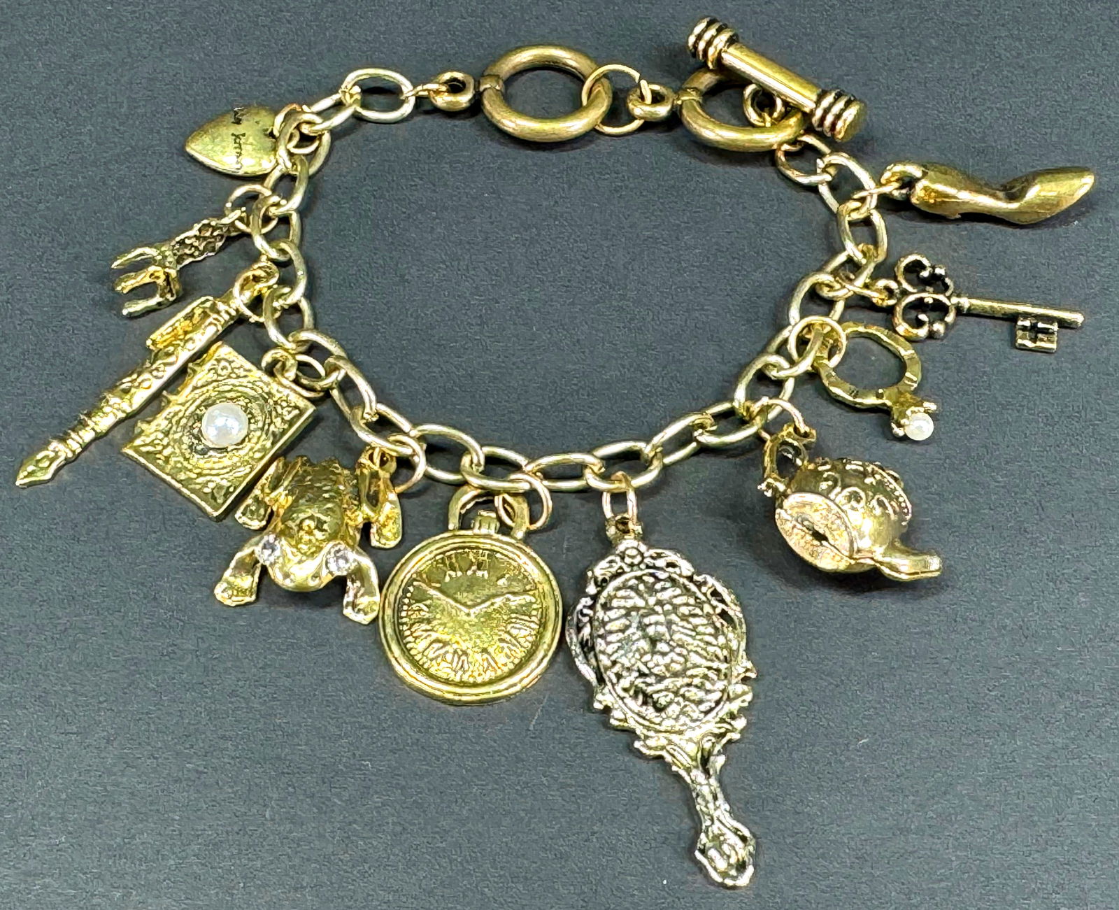 Vintage Betsey Johnson goldtone metal fairy tale charms bracelet. (1 of 11)