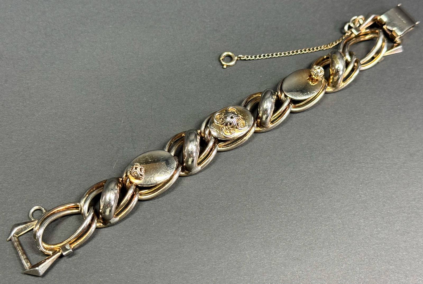 Vintage Kafin New York jeweled goldtone metal chain bracelet. (1 of 11)