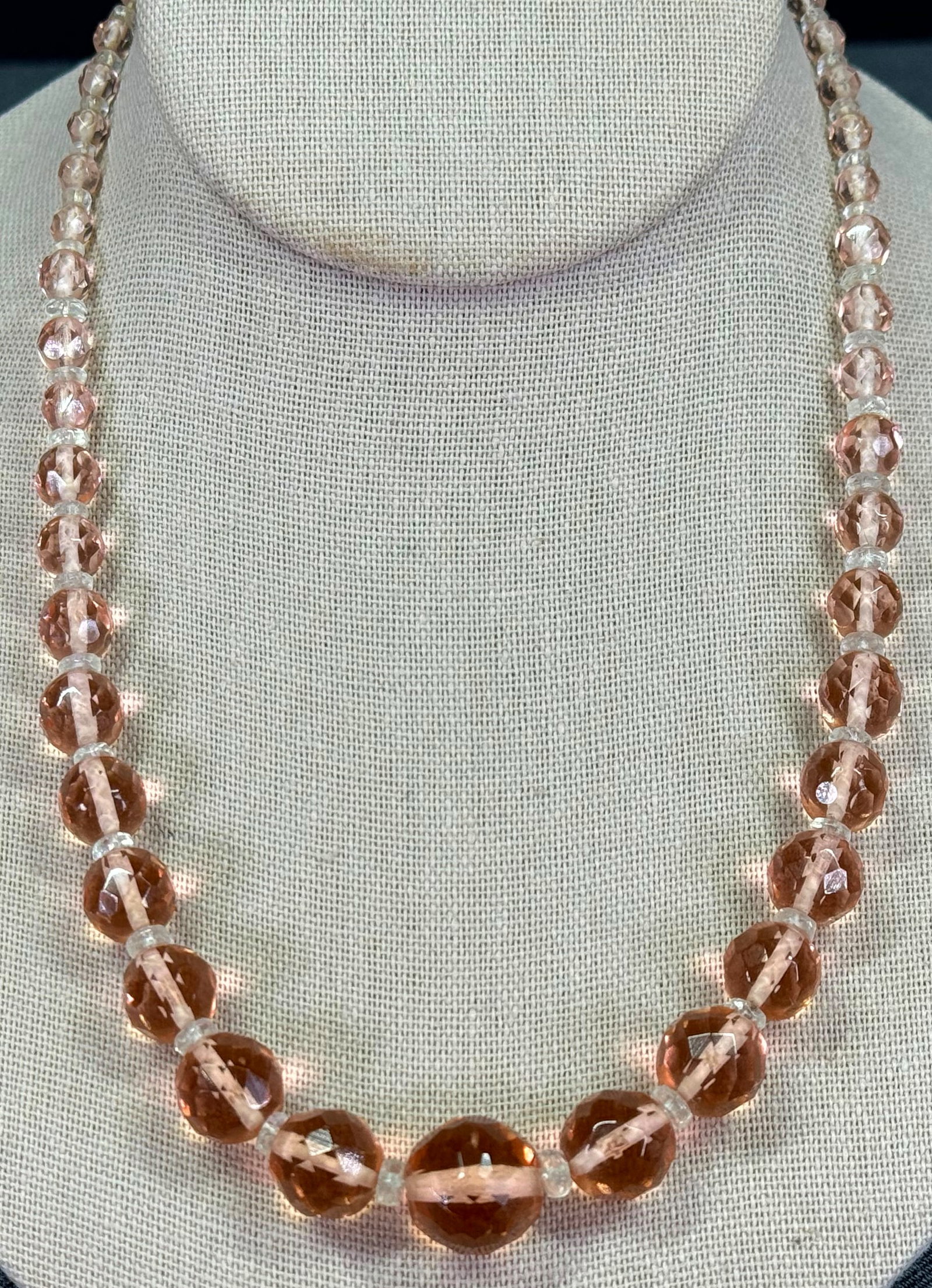 Vintage Czech art deco faceted graduated rose and clear crystals collar necklace. Marked.: Vintage Czech art deco faceted graduated rose and clear crystals collar necklace. Marked. Jeweled clasp. For measures please refer to the pictures taken with a measuring tape. Weight: 34 Grams. This i
