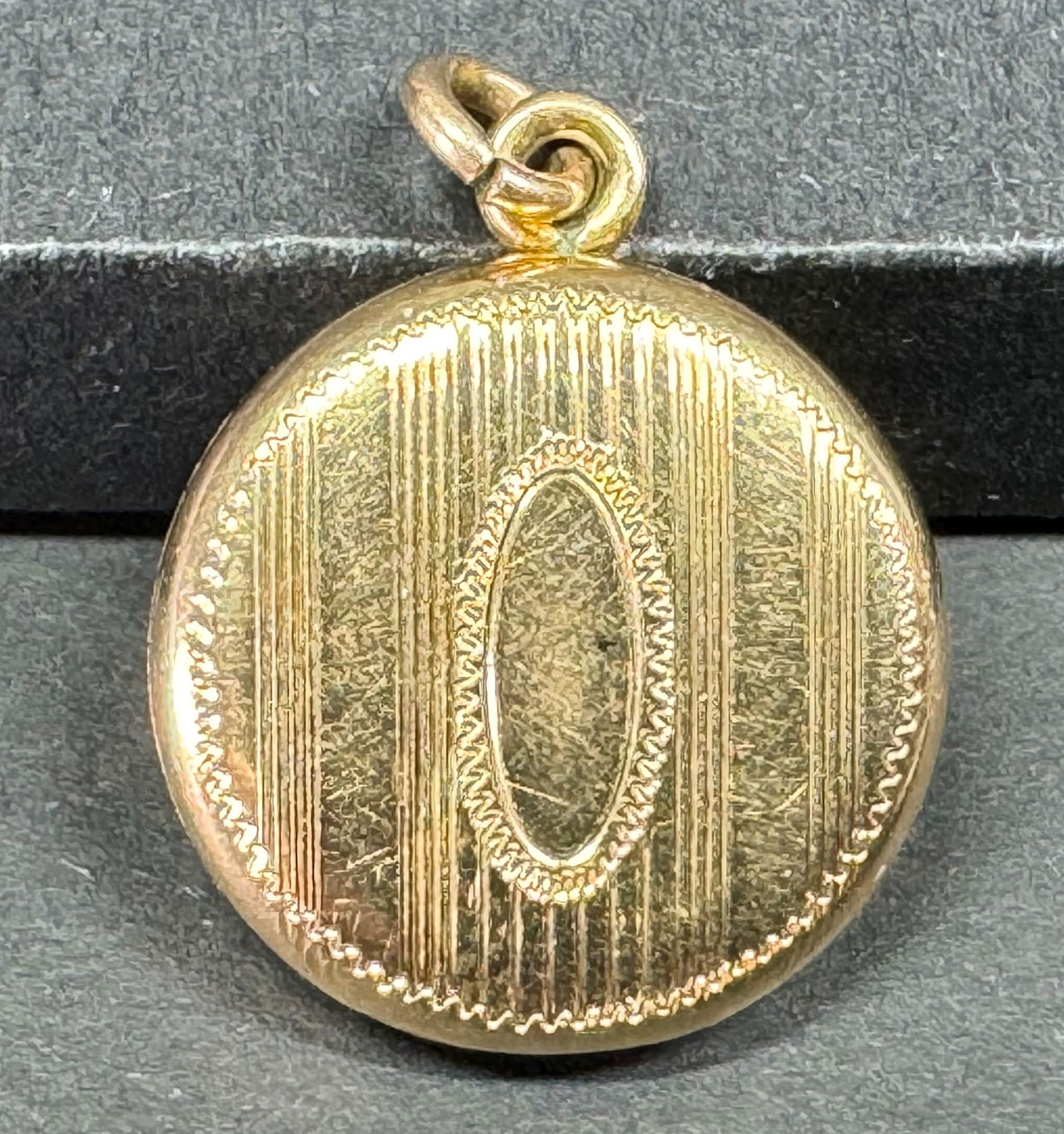 Vintage La Mode blank monogram space rounded shaped 12K gold-filled miniature locket pendant fob. (1 of 10)