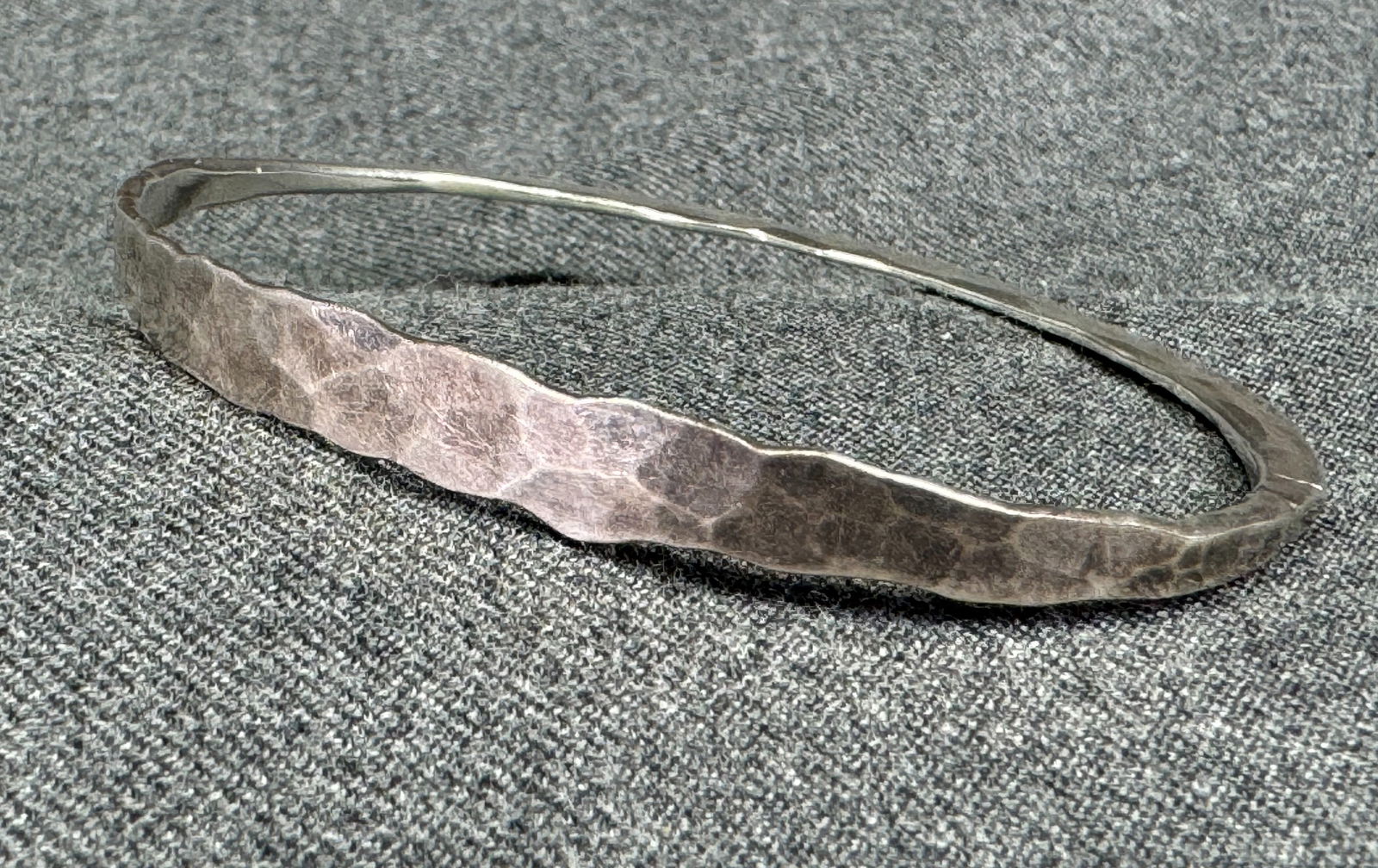 Vintage MCM artsy hammered sterling silver flat back bracelet (1 of 10)