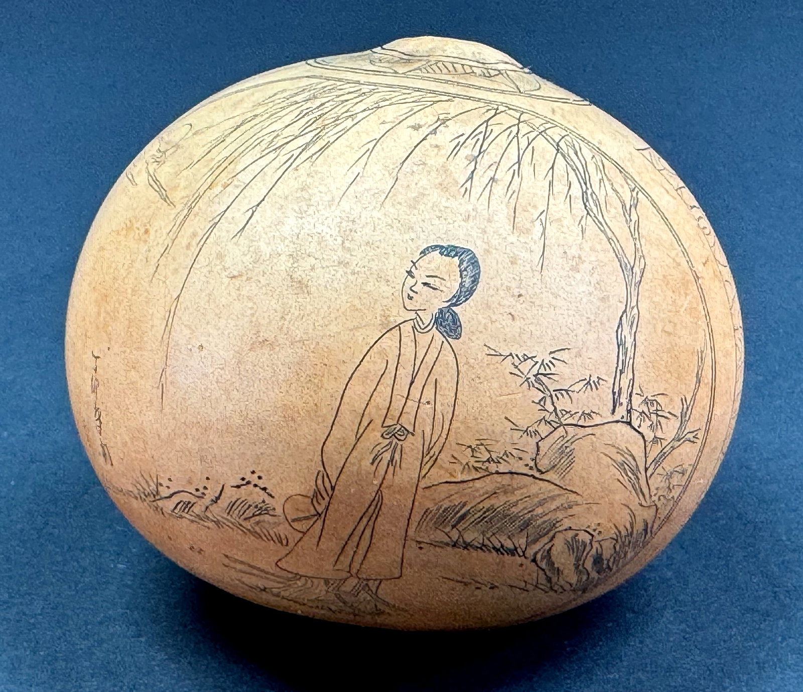 Vintage Chinese Lanzhou engraved etched miniature Gourd Rattle.: Vintage Chinese Lanzhou engraved etched miniature Gourd Rattle. Inscribed and signed. For measures please refer to the pictures taken with a measuring tape. Weight: 18 Grams. This is a NO RESERVE AUCT