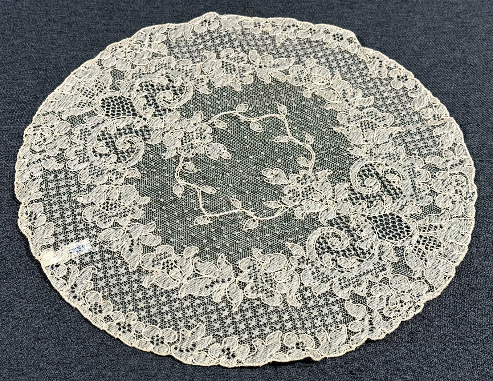 Vintage French alencon lace rounder doily 11 1/2" unused fabric label: Vintage French alencon lace rounder doily 11 1/2" unused fabric label. For measures please refer to the pictures taken with a measuring tape. This is a NO RESERVE AUCTION: there are no hidden or confi