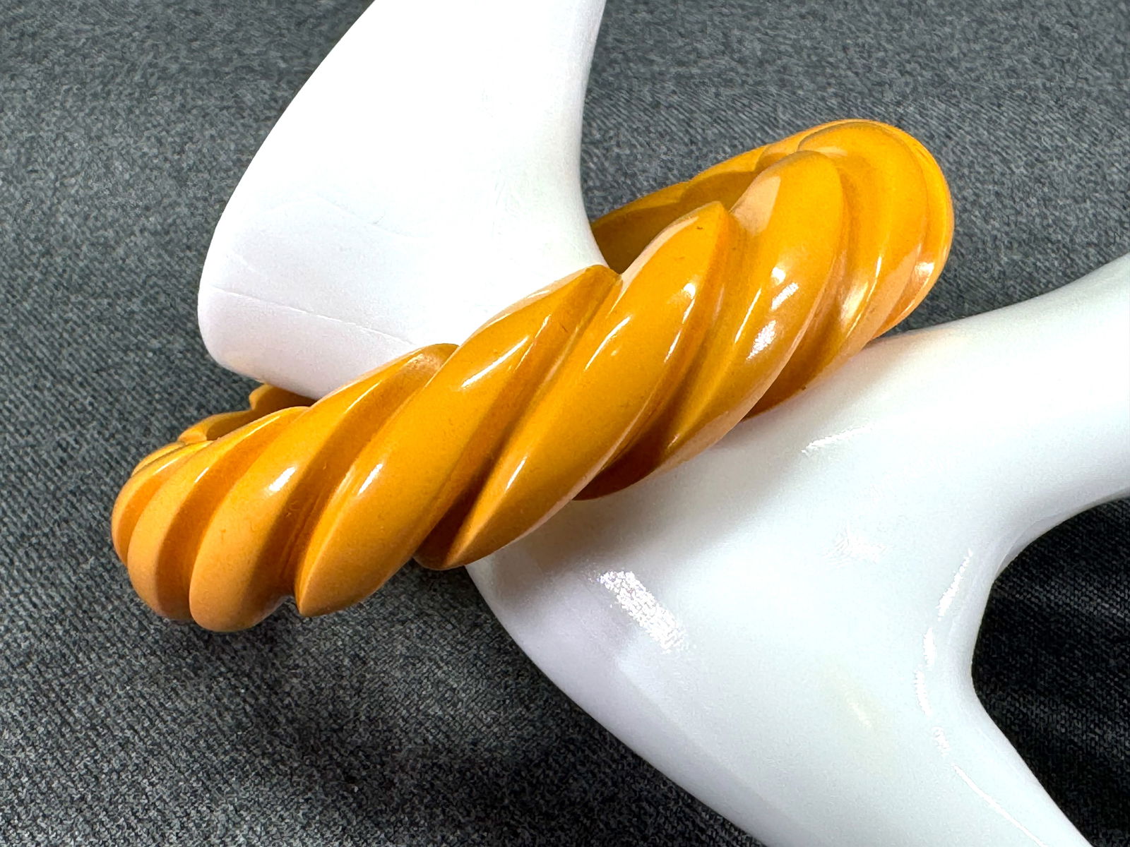 Vintage deep carved swirl butterscotch bakelite bracelet bangle. (1 of 9)