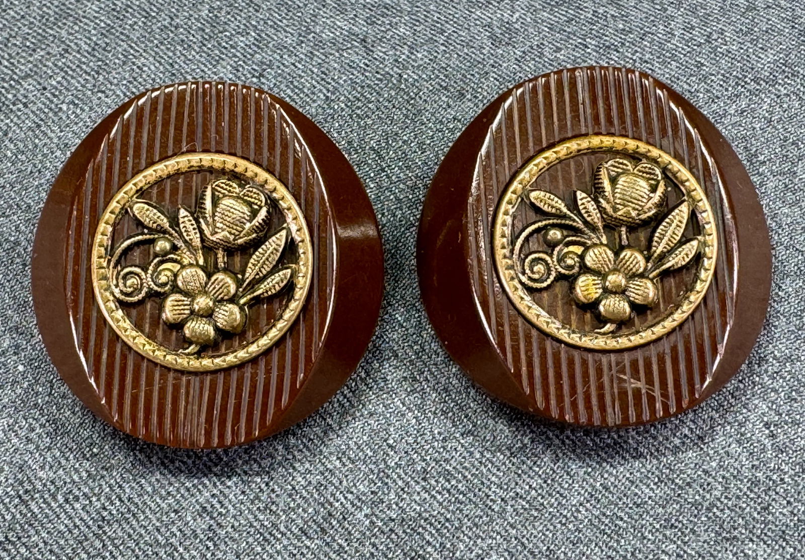 Antique art deco goldtone metal flowers bouquet carved brown galalith huge buttons. (1 of 6)