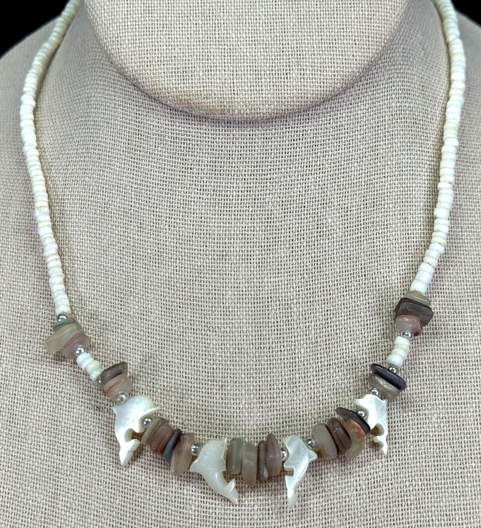 Vintage Native American style MOP fish fetish shell chips & heishi beads choker necklace (1 of 10)