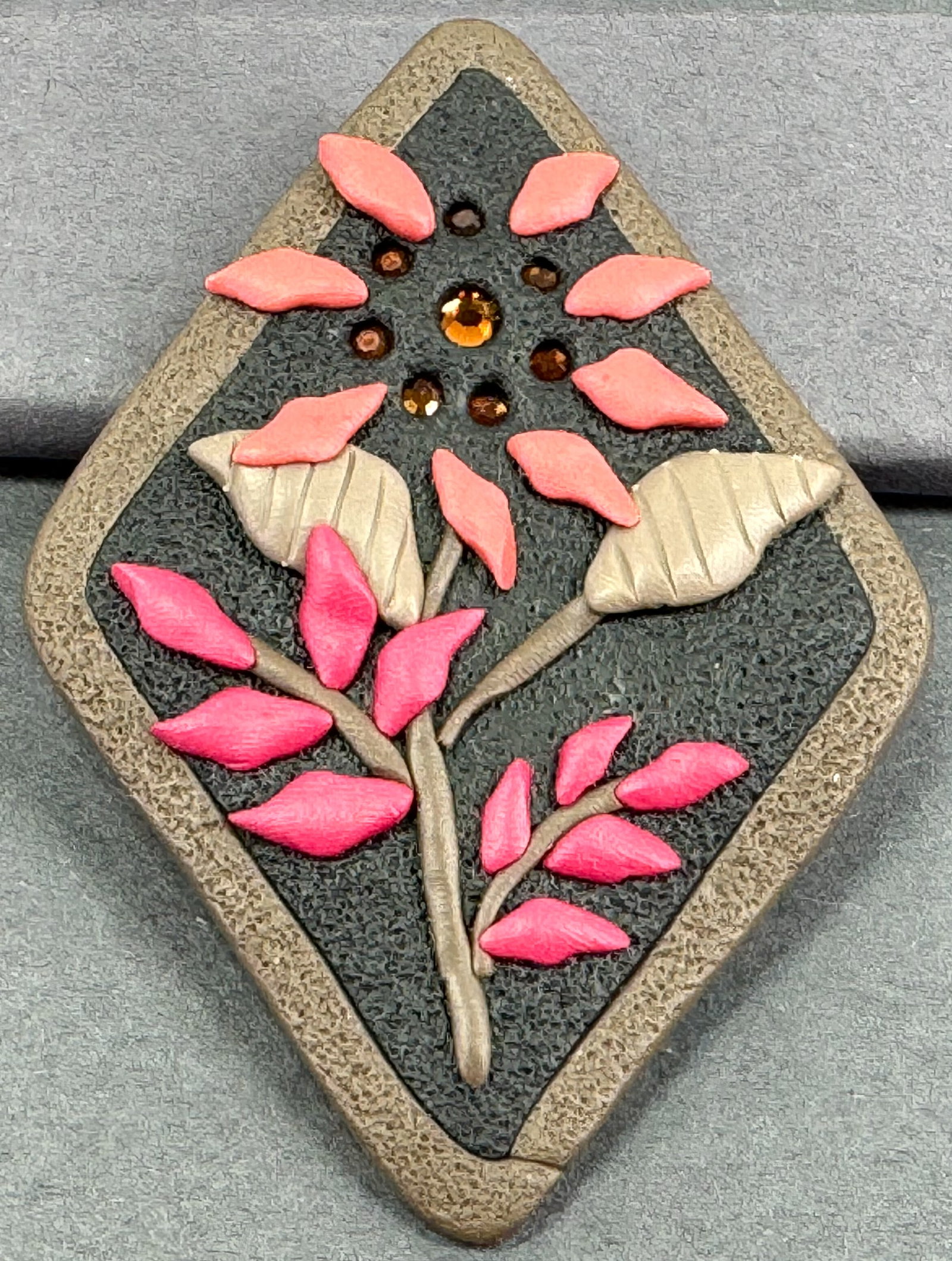 Doncaster hand crafted crystals inlaid clay flower & leaves boho pin brooch. (1 of 9)