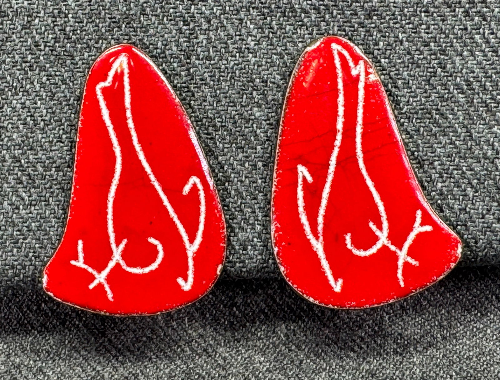 Vintage MCM squirrel on a branch enamel copper screw back earrings (1 of 6)