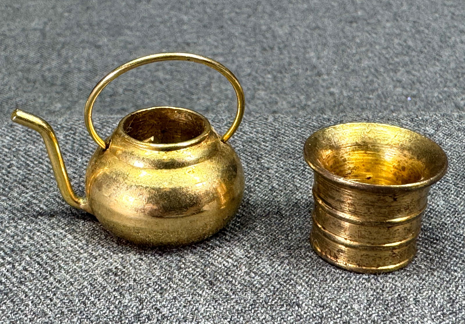 Vintage kettle and mortar shaped heavy solid bronze miniature flower pots (1 of 6)