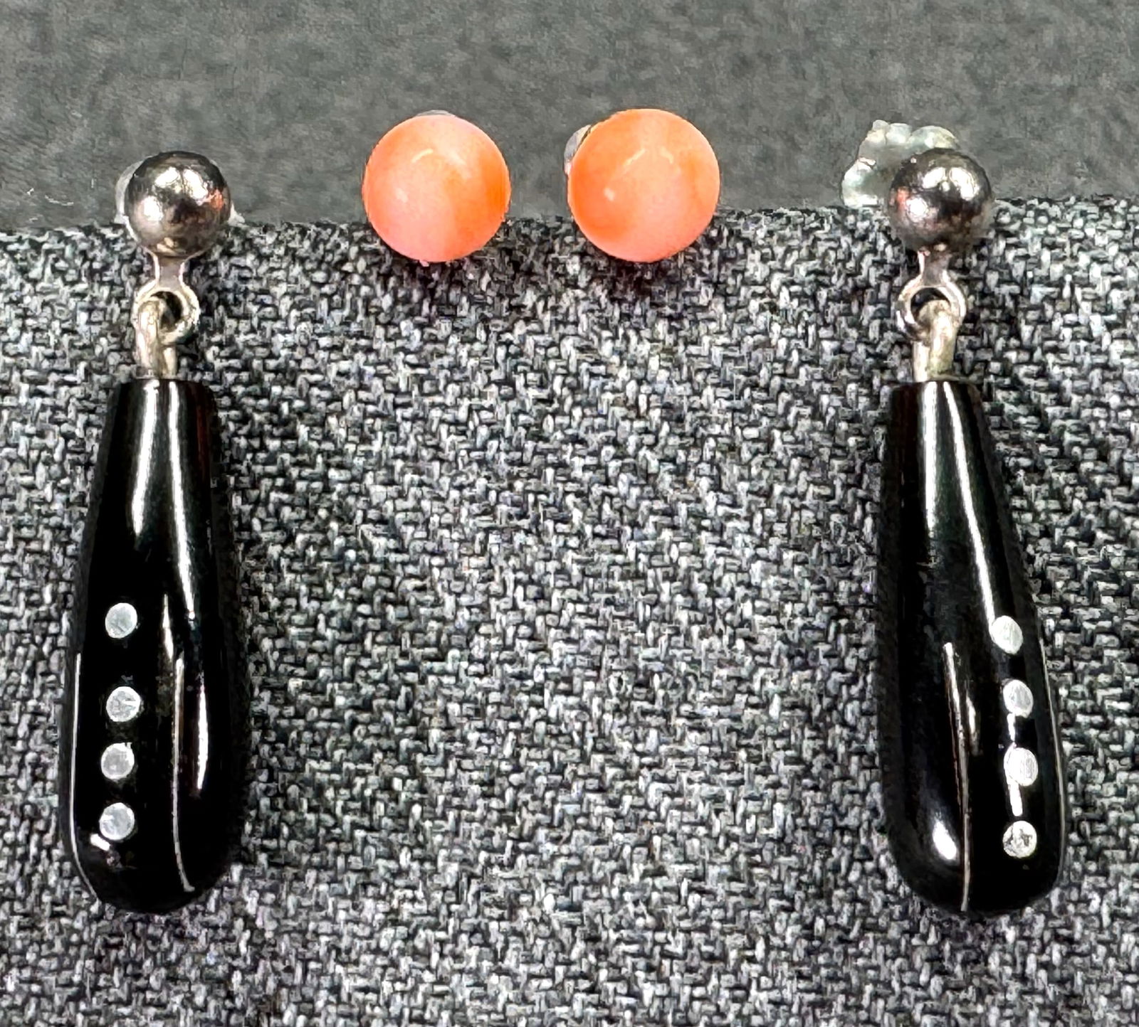 Vintage sterling dots inlaid black coral drop & orange spiny oyster shell bead stud earrings (1 of 7)