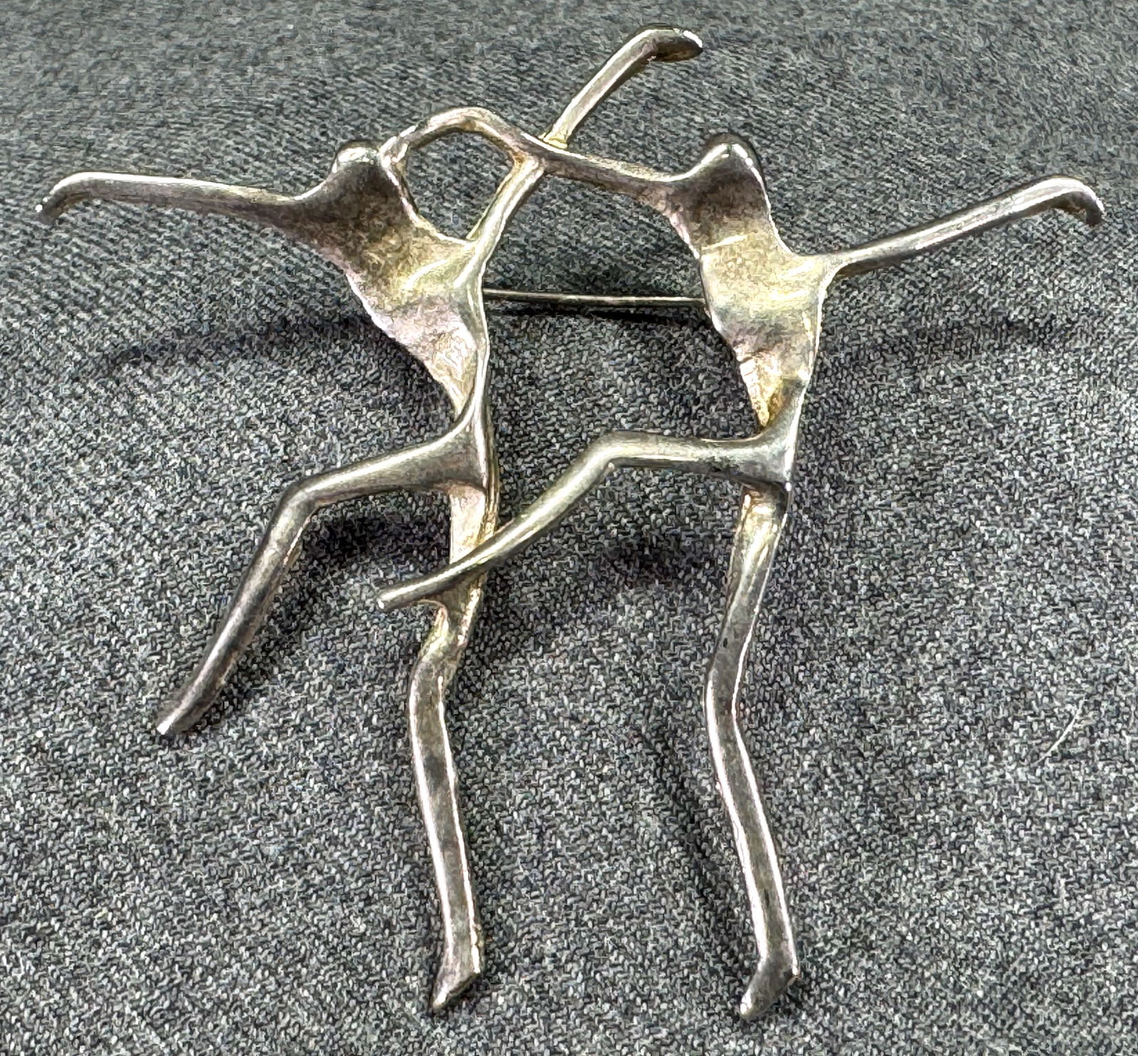 Vintage artsy modernist silvertone metal dancers large pin brooch (1 of 8)