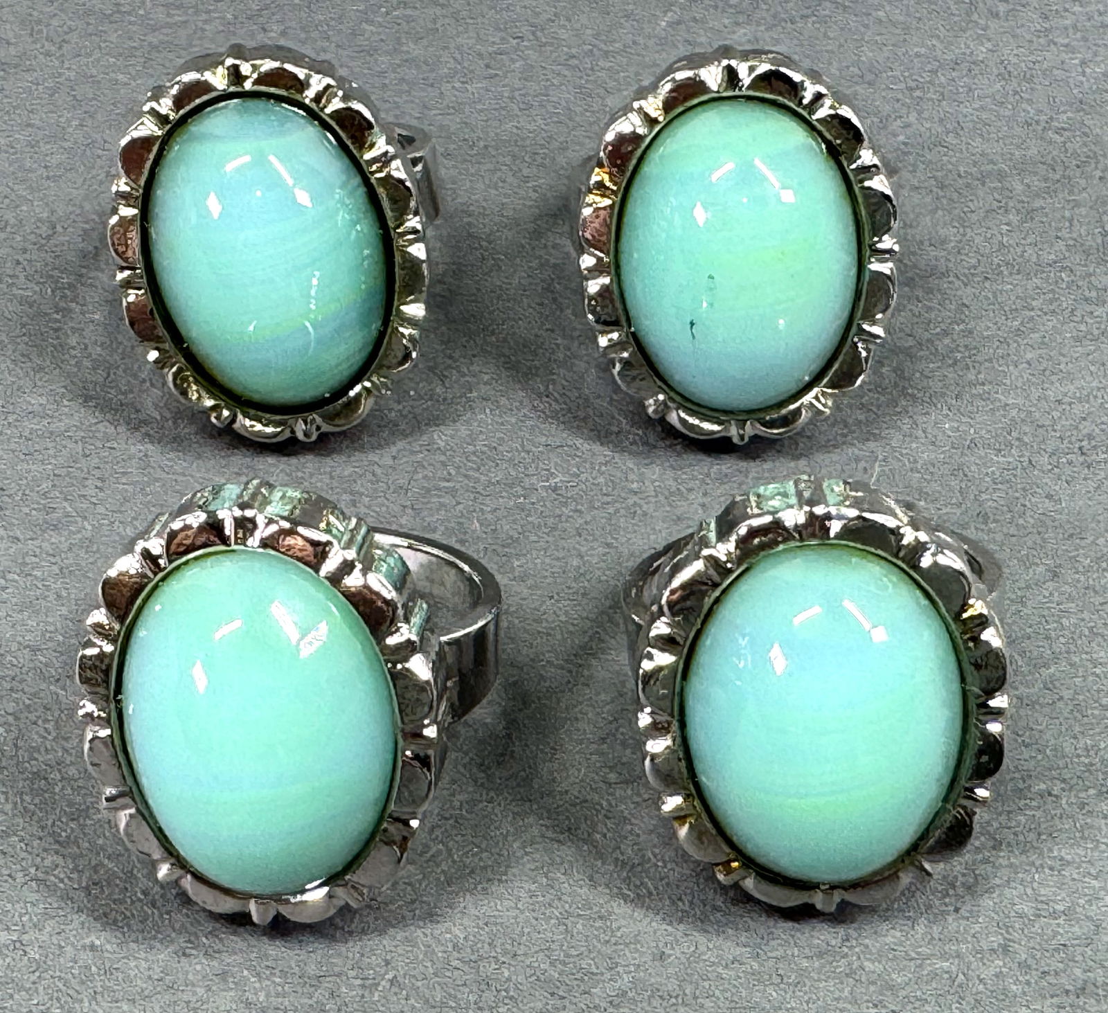 Vintage 80s unused green agate stone cabs silvertone metal rings. Lot 0f 4 (1 of 7)