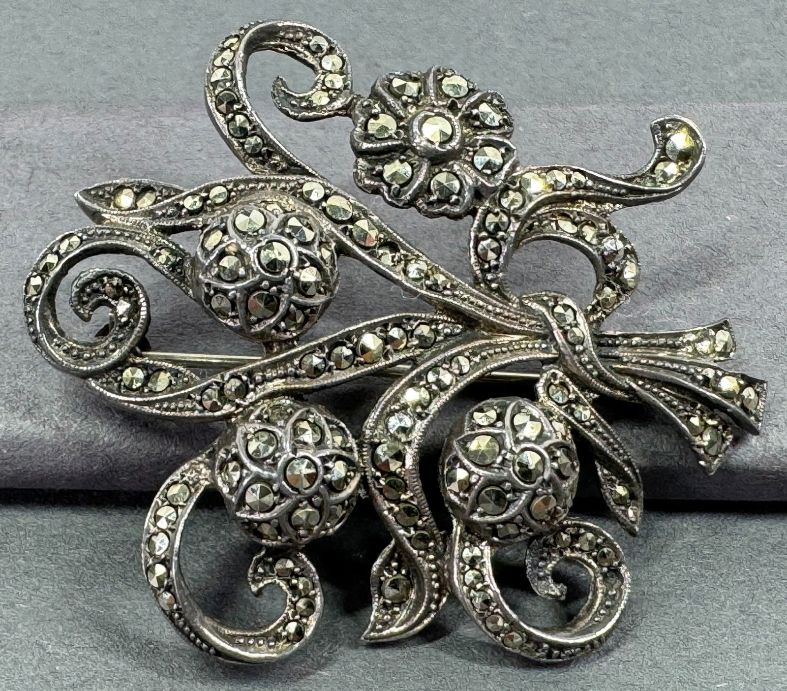 Antique art deco marcasites sterling silver ribbons in bow bouquet pin brooch (1 of 9)