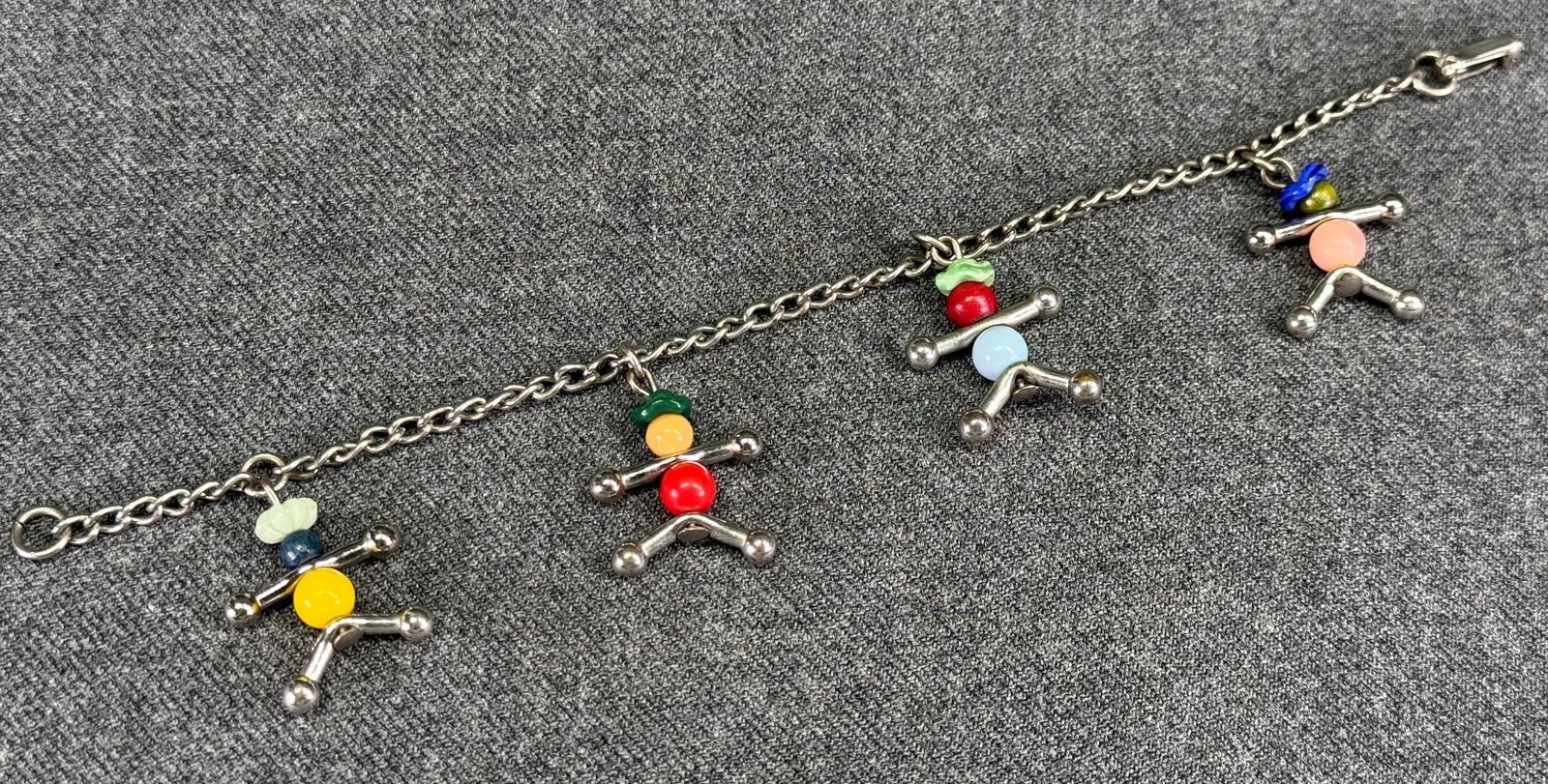 Vintage 40s glass beads & silvertone metal figural people dolls charms chain bracelet (1 of 9)