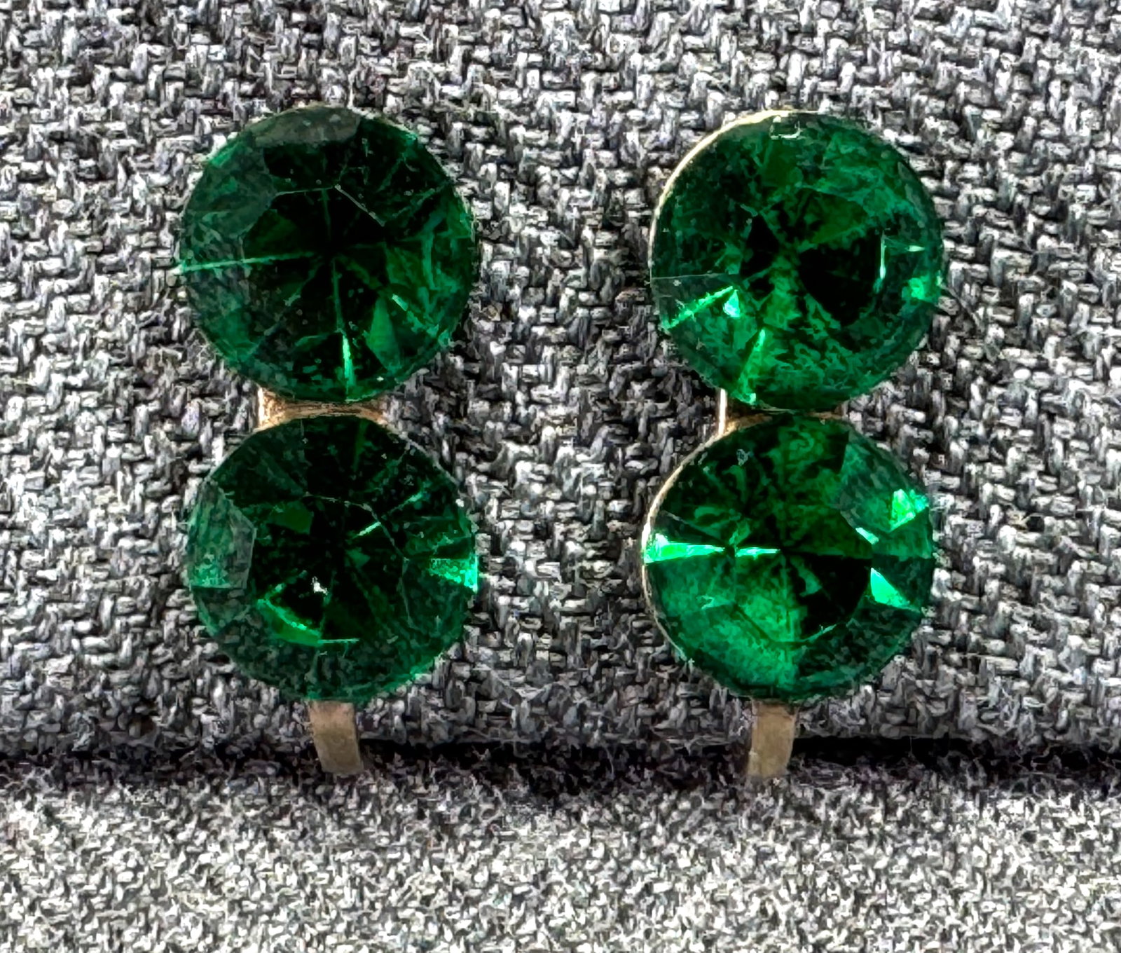 Antique Little Nemo green crystals goldtone screw back earrings: Antique Little Nemo green crystals goldtone screw back earrings. Marked. For measures please refer to the pictures taken with a measuring tape. Weight: 4 Grams. This is a NO RESERVE AUCTION: there are