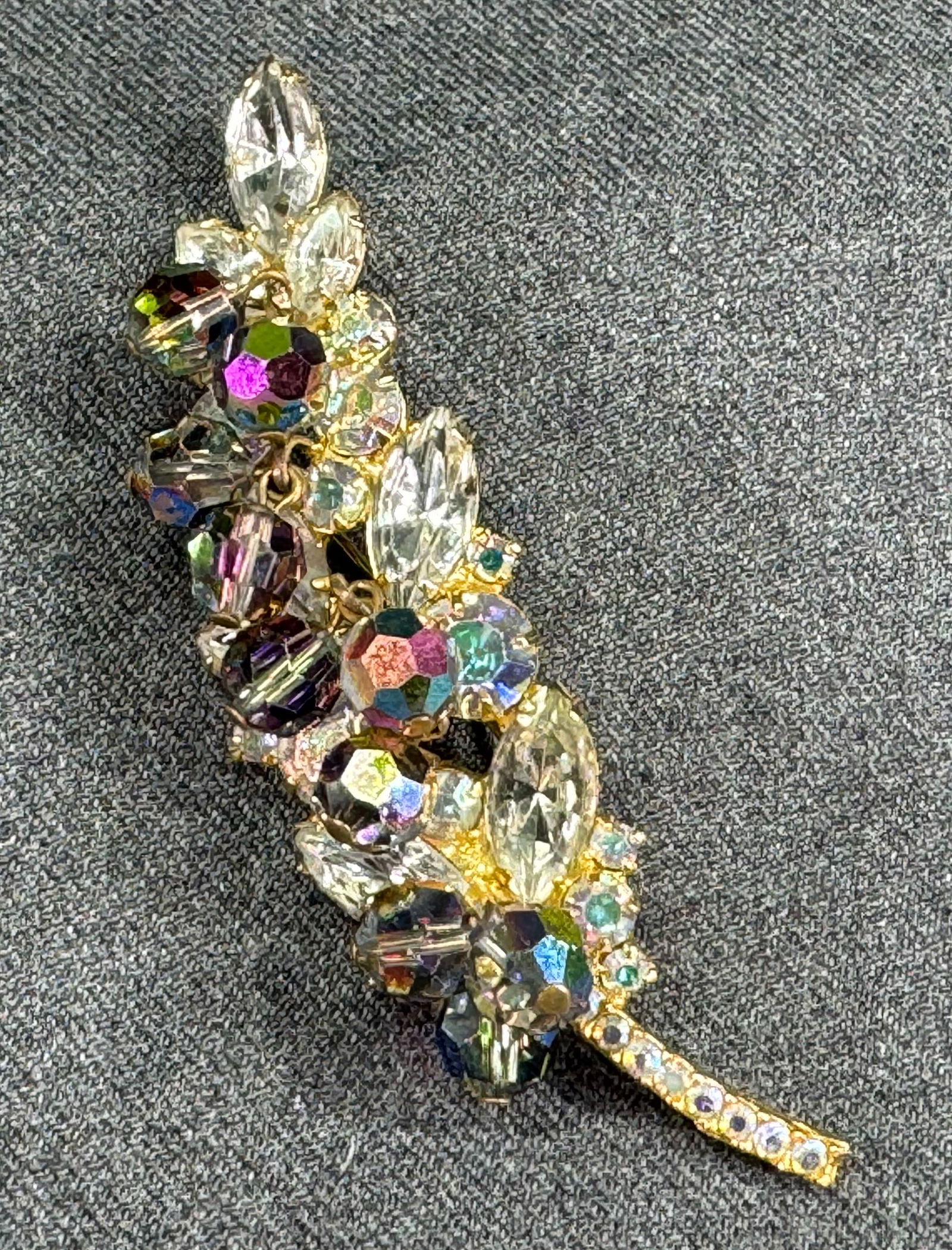 Vintage Juliana AB cha cha beads AB crystals goldtone metal leaf pin brooch (1 of 10)