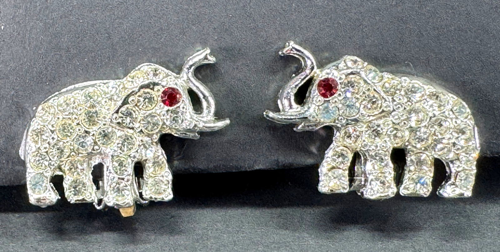 Vintage red eyes clear rhinestones silvertone pot metal elephant clip earrings . (1 of 7)
