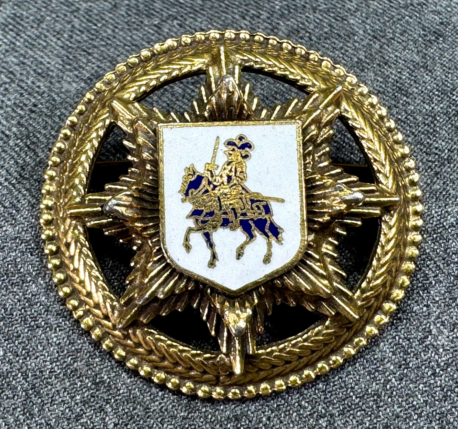 Vintage knight In shining armor shield enamel rounded color enamel golden metal pin brooch (1 of 7)