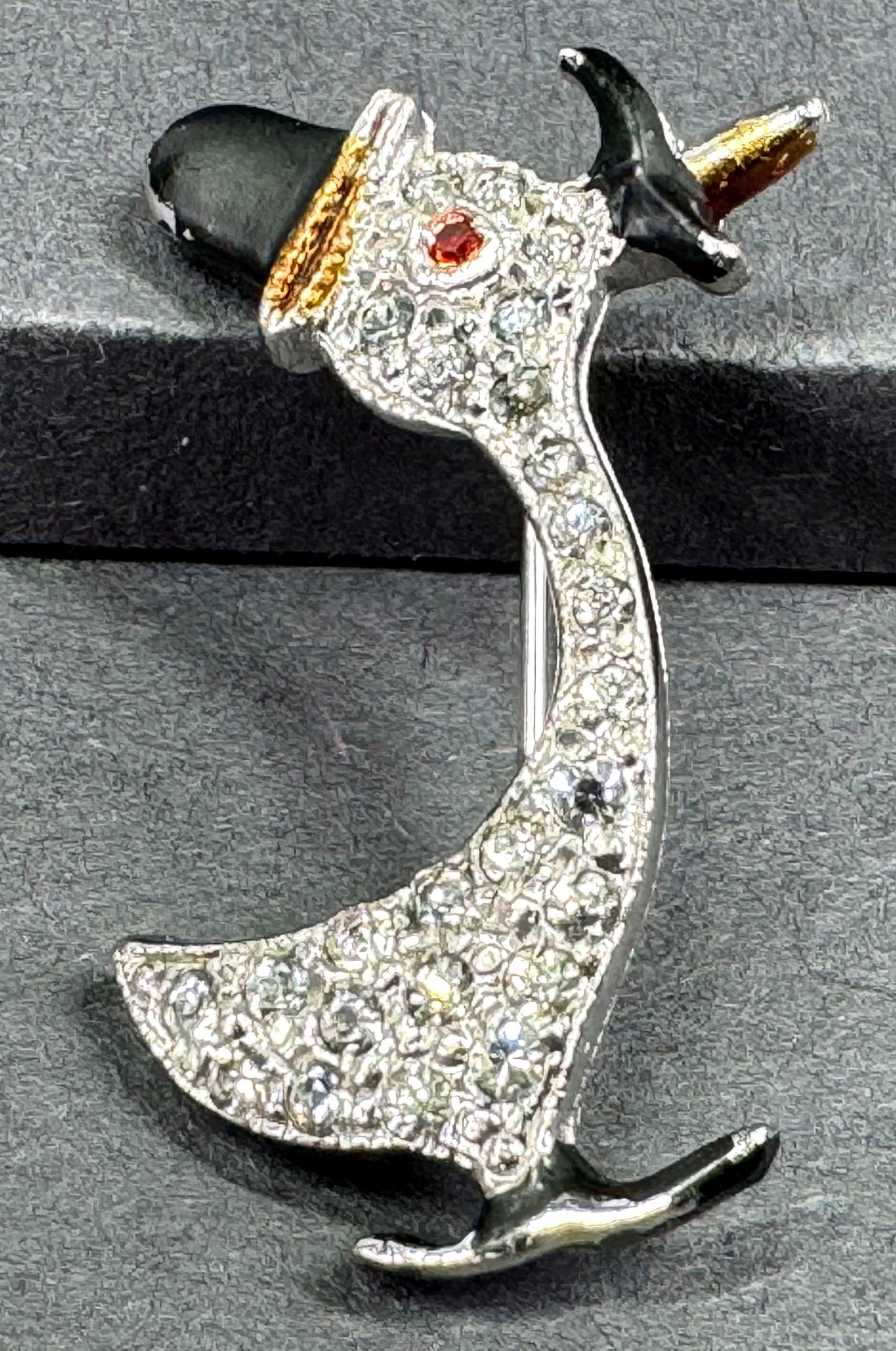 Vintage rhinestones enamel silvertone metal duck with hat  pin brooch. (1 of 7)