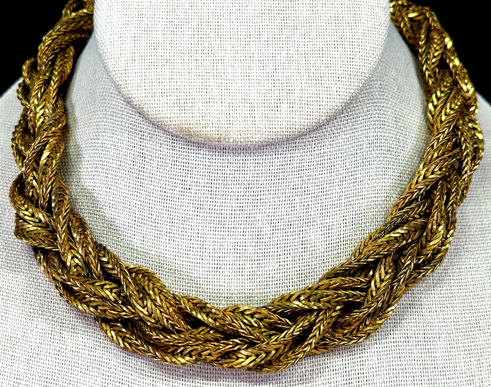 Vintage braided goldtone metal snake chain straps choker necklace.: Vintage braided goldtone metal snake chain straps choker necklace. Unmarked. For measures please refer to the pictures taken with a measuring tape. Weight: 100 Grams. This is a NO RESERVE AUCTION: the
