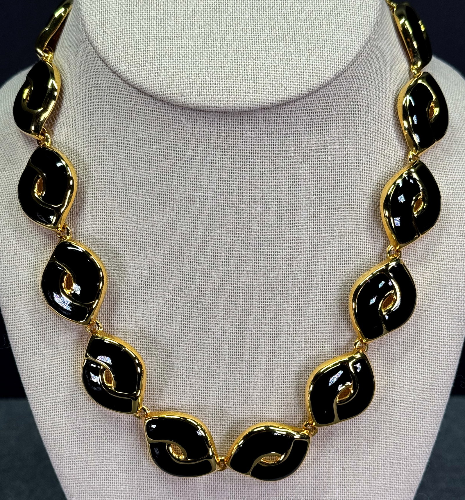 Vintage 80s Trifari style black enamel goldtone metal necklace (1 of 7)