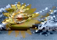 Vintage golden & clear crystals goldtone metal flower brooch pin .