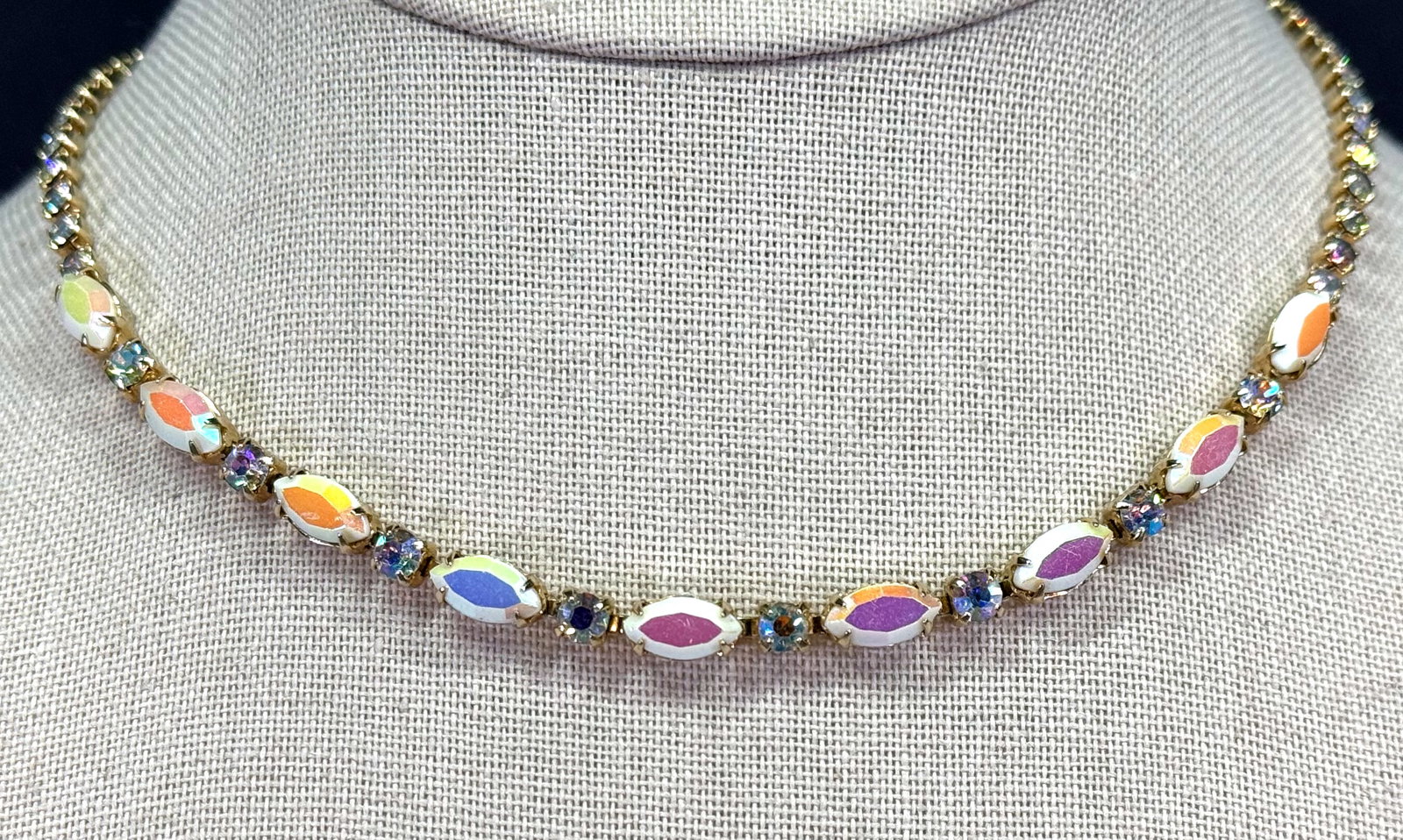 Vintage Juliana style AB milky & clear crystals goldtone metal choker necklace: Vintage Juliana style AB milky & clear crystals goldtone metal choker necklace. Unmarked. For measures please refer to the pictures taken with a measuring tape. Weight: 12 Grams. IN HOUSE Estimated* s