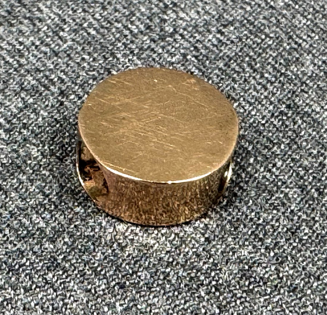 Antique Victorian Edwardian gold-filled rounded chain slider: Antique Victorian Edwardian gold-filled rounded chain slider. For measures please refer to the pictures taken with a measuring tape. Weight: 2 Grams IN HOUSE Estimated* shipping and handling cost with