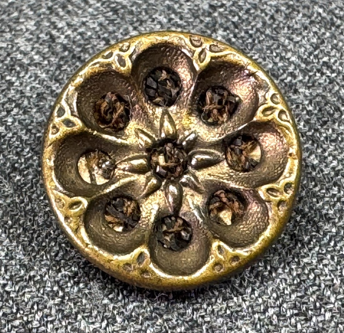 Antique Victorian Edwardian mourning braided hair goldtone metal flower button (1 of 5)
