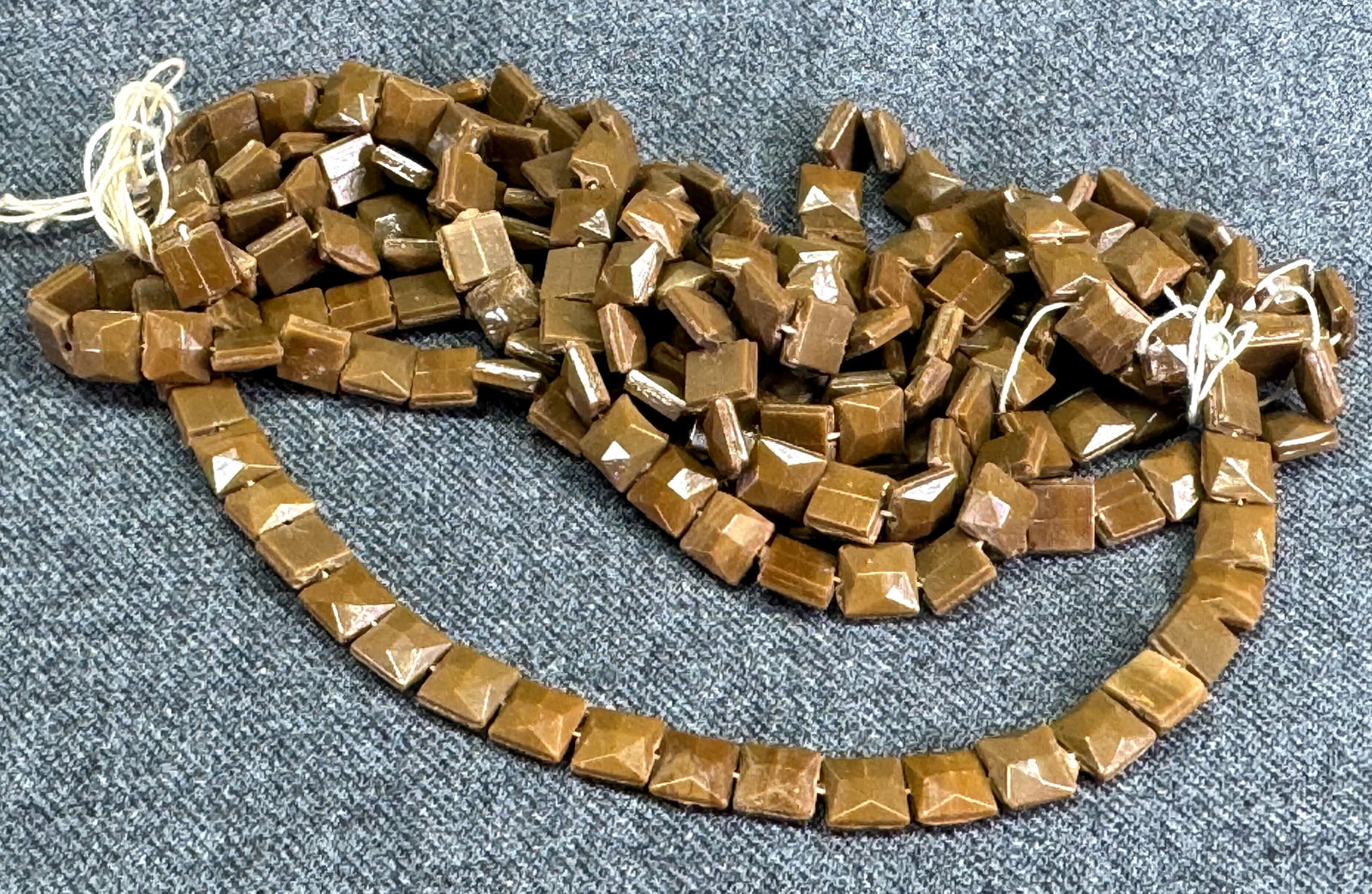 Antique Czech art deco brown glass pyramid top & flat bottom beads for jewelry sewing. Unused: Antique Czech art deco brown glass pyramid top & flat bottom beads for jewelry sewing. Unused. For measures please refer to the pictures taken with a measuring tape. Weight: 52 Grams. IN HOUSE Estimat