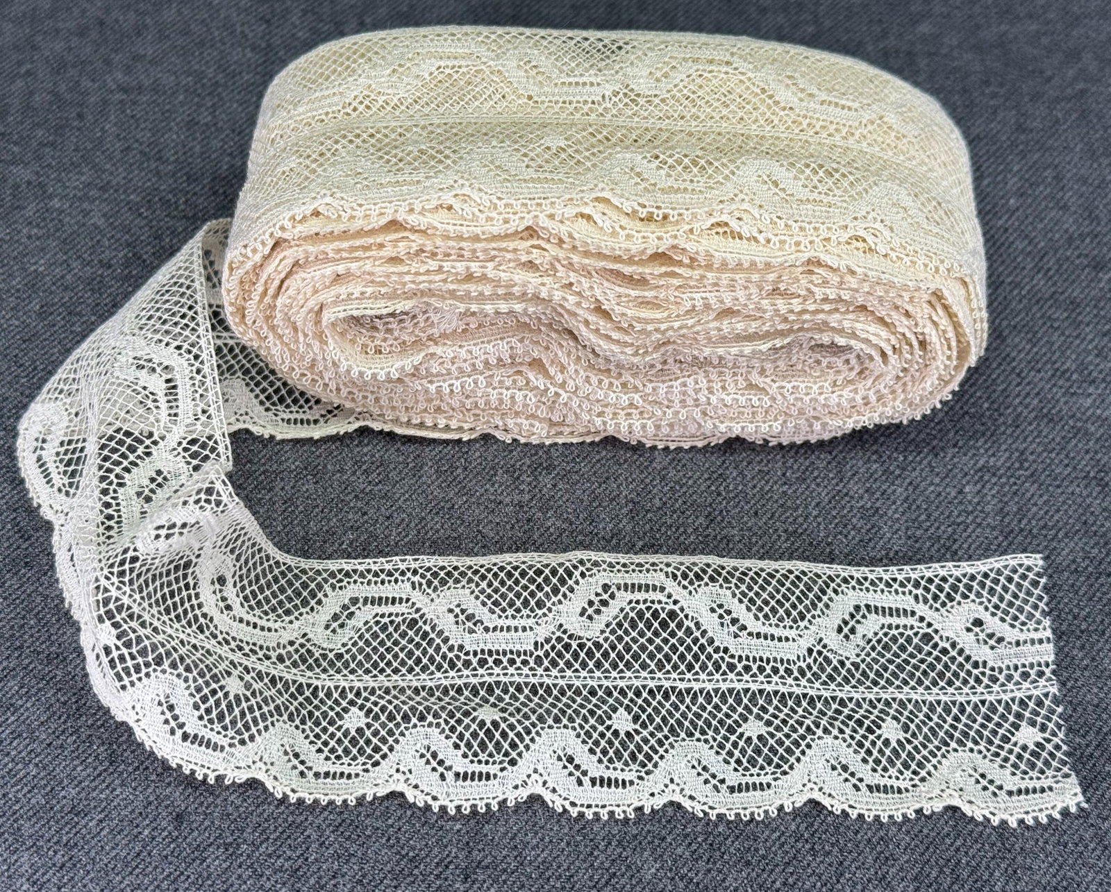 Antique Vintage lace trim. Unused: Antique Vintage lace trim. 7 & 1/2 yards long. For measures please refer to the pictures taken with a measuring tape. IN HOUSE Estimated* shipping and handling cost within the U.S. : $7 We combine shi