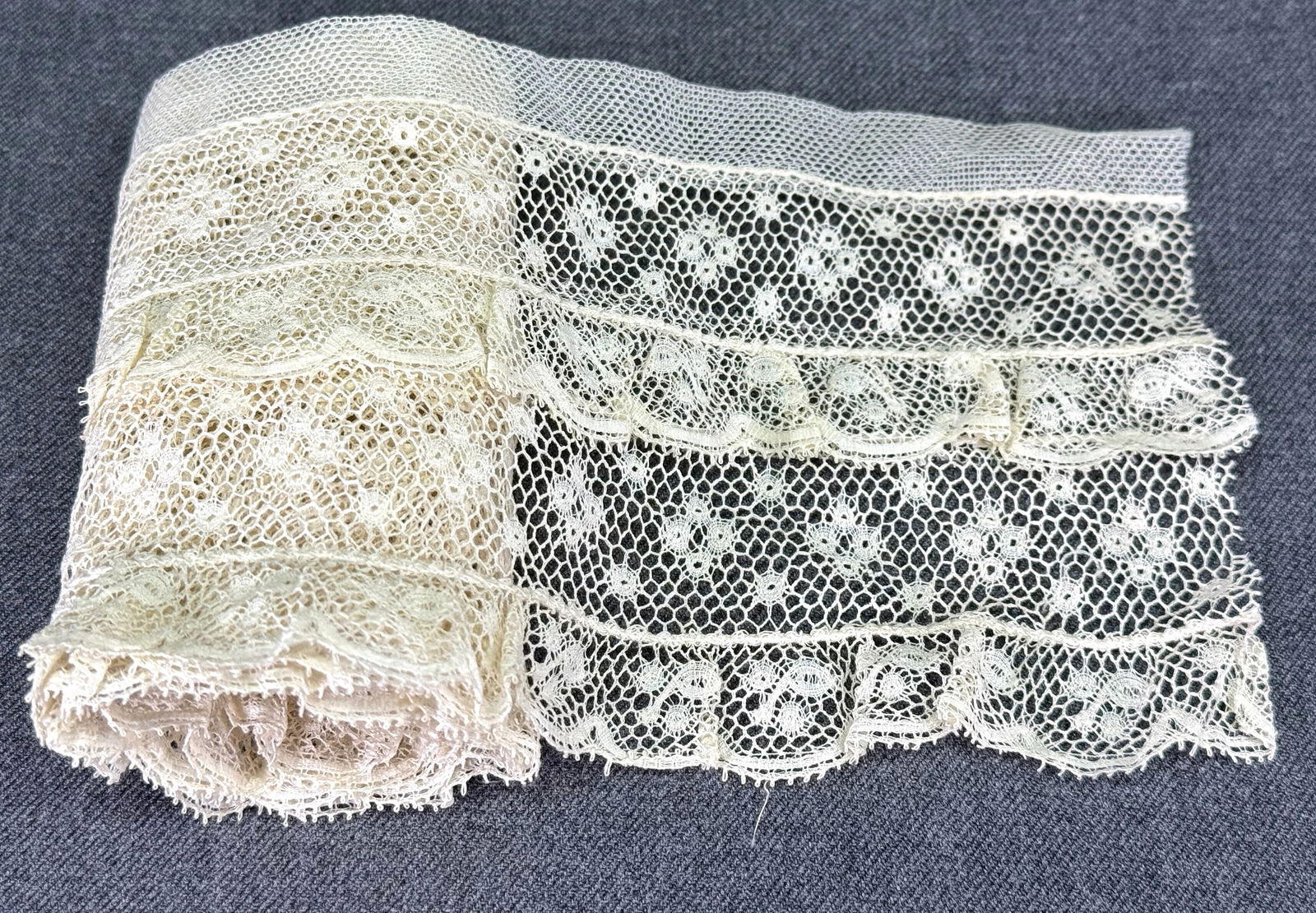 Antique Vintage ruffle flowers lace trim. Unused (1 of 4)