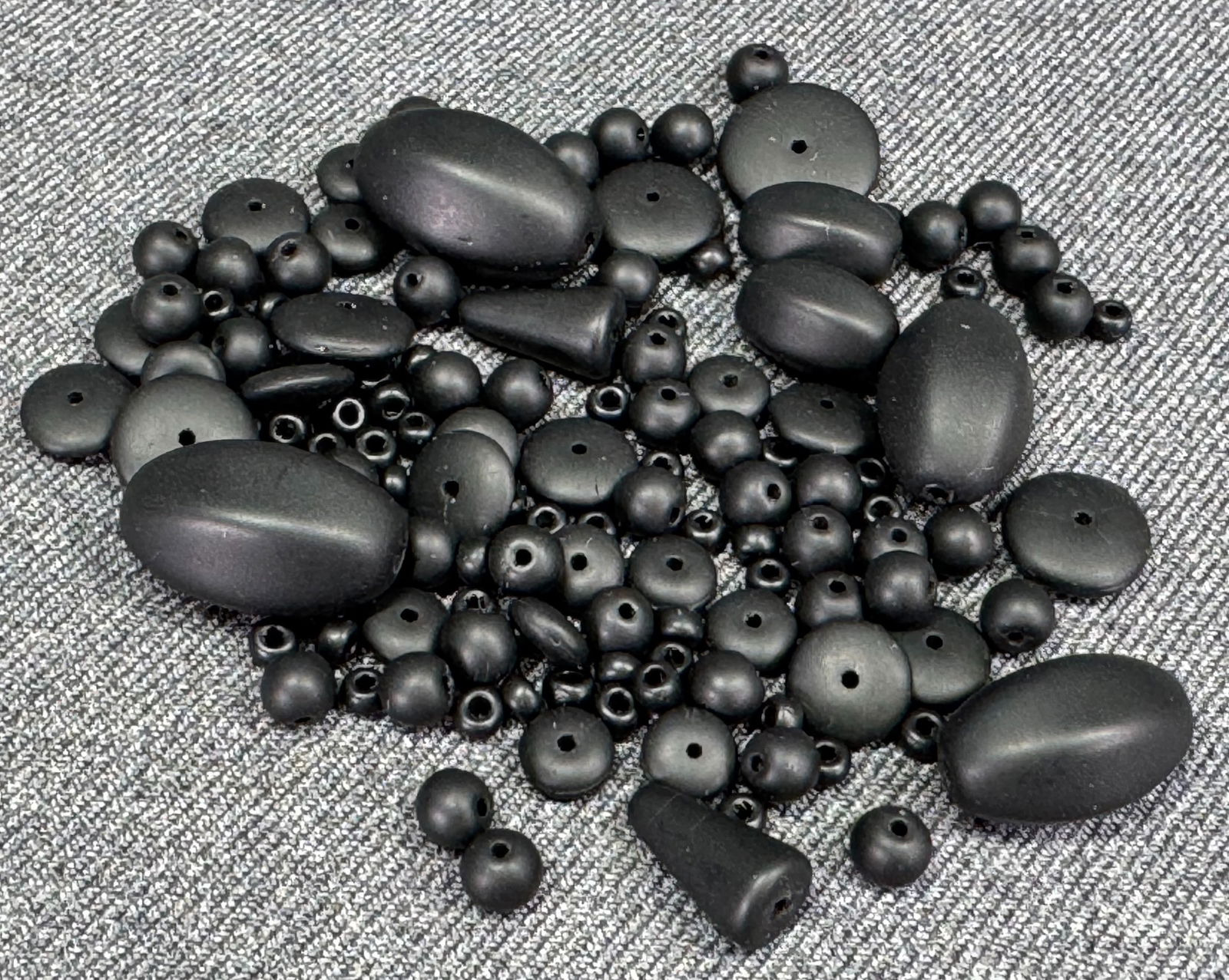 Vintage art deco satin black glass assorted loose beads for jewelry crafts making (1 of 4)
