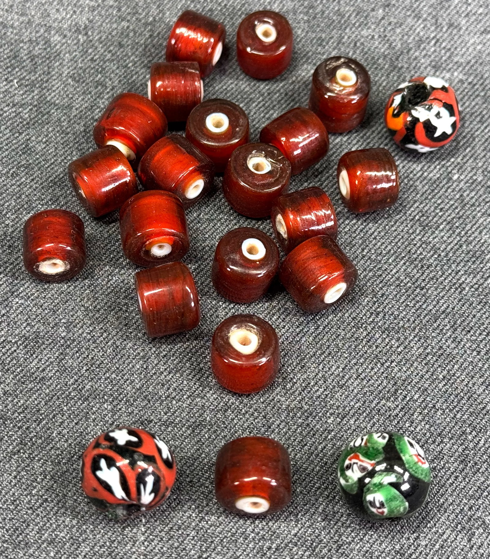 Vintage assorted faces and stars mosaic and trade glass loose beads: Vintage assorted faces and stars mosaic and trade glass loose beads for jewelry, crafts making. For measures please refer to the pictures taken with a measuring tape. IN HOUSE Estimated* shipping and 