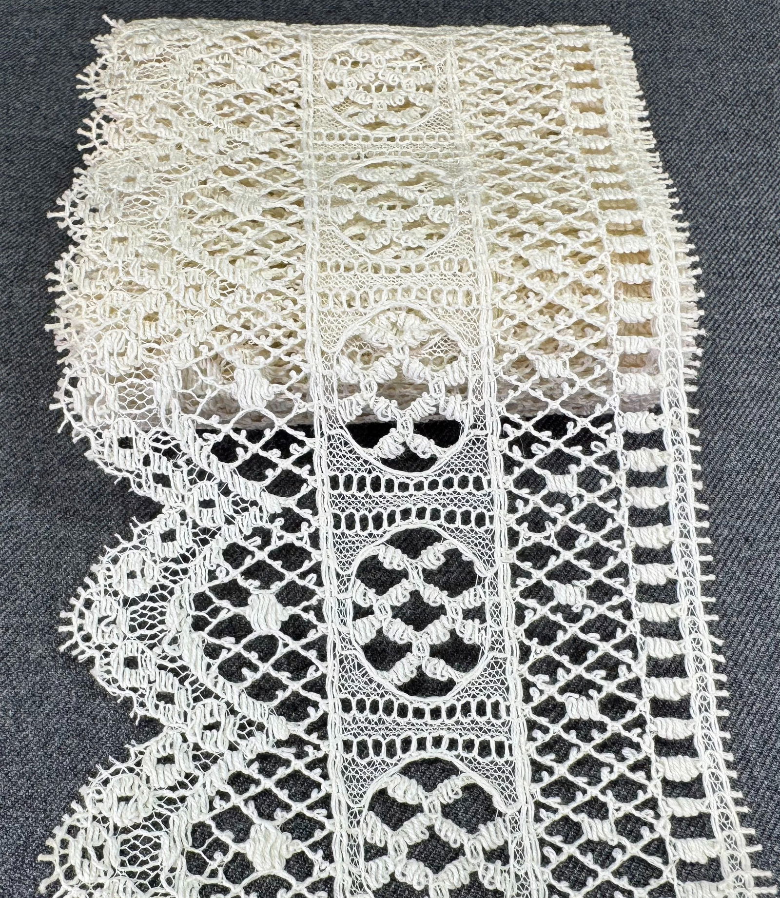 Vintage lace trim. Unused: Vintage lace trim. Unused. 2 1/4 inches long. For measures please refer to the pictures taken with a measuring tape. IN HOUSE Estimated* shipping and handling cost within the U.S. : $7 We combine ship