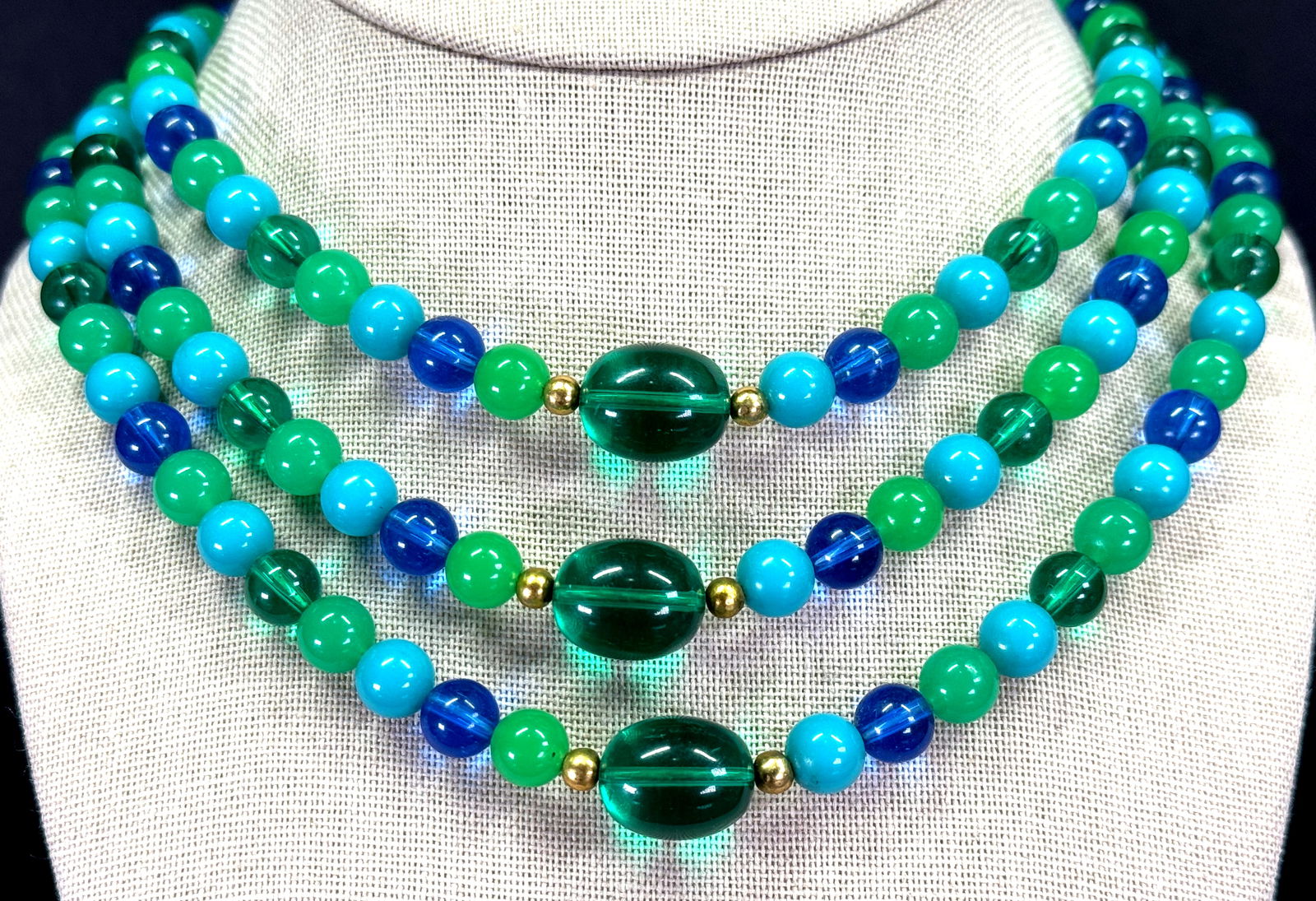 Vintage turquoise, green, blue & goldtone plastic beaded flapper style necklace (1 of 7)