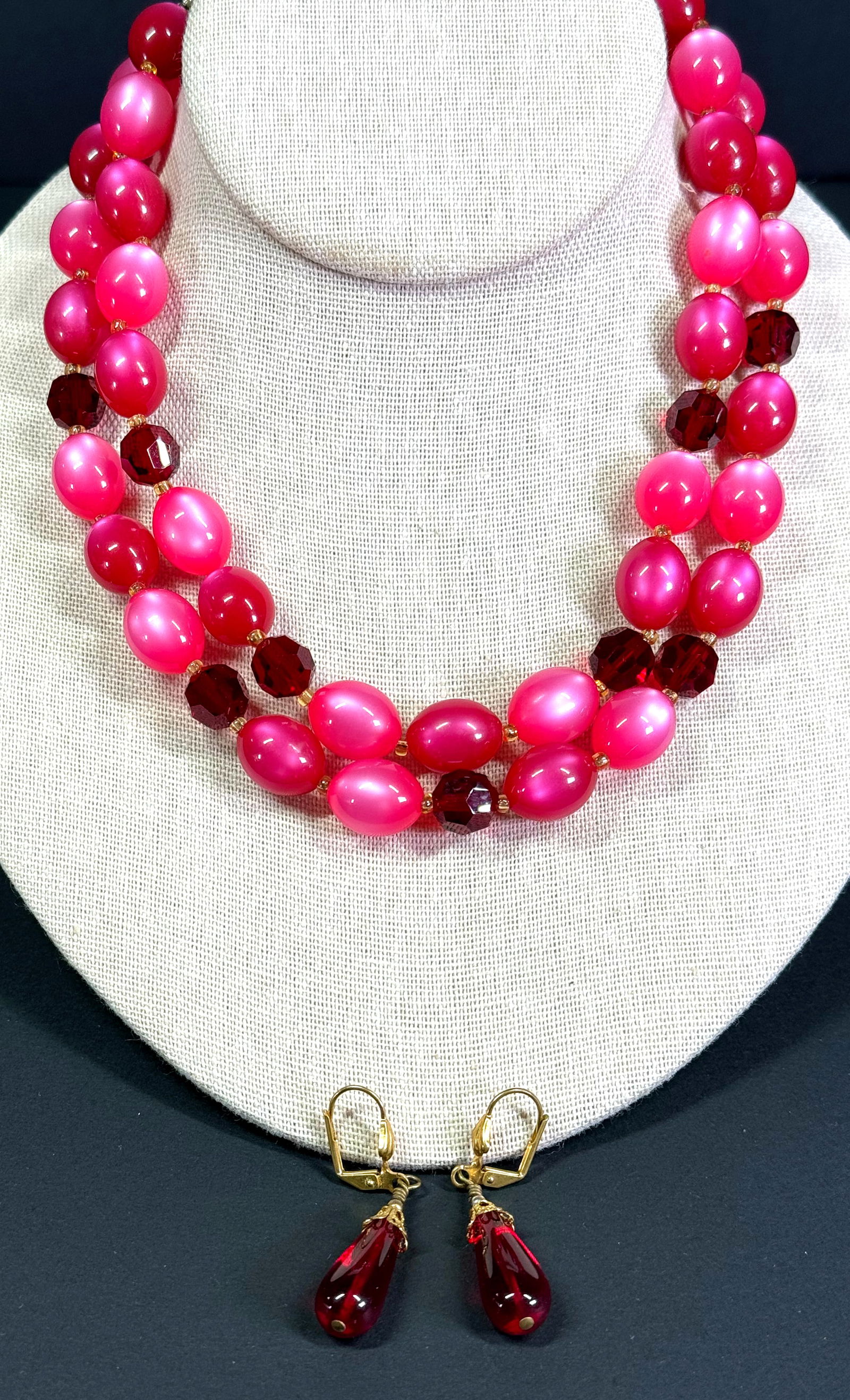Vintage ruby crystal & raspberry lucite beads 2 strands choker necklace & ruby glass earrings. (1 of 11)